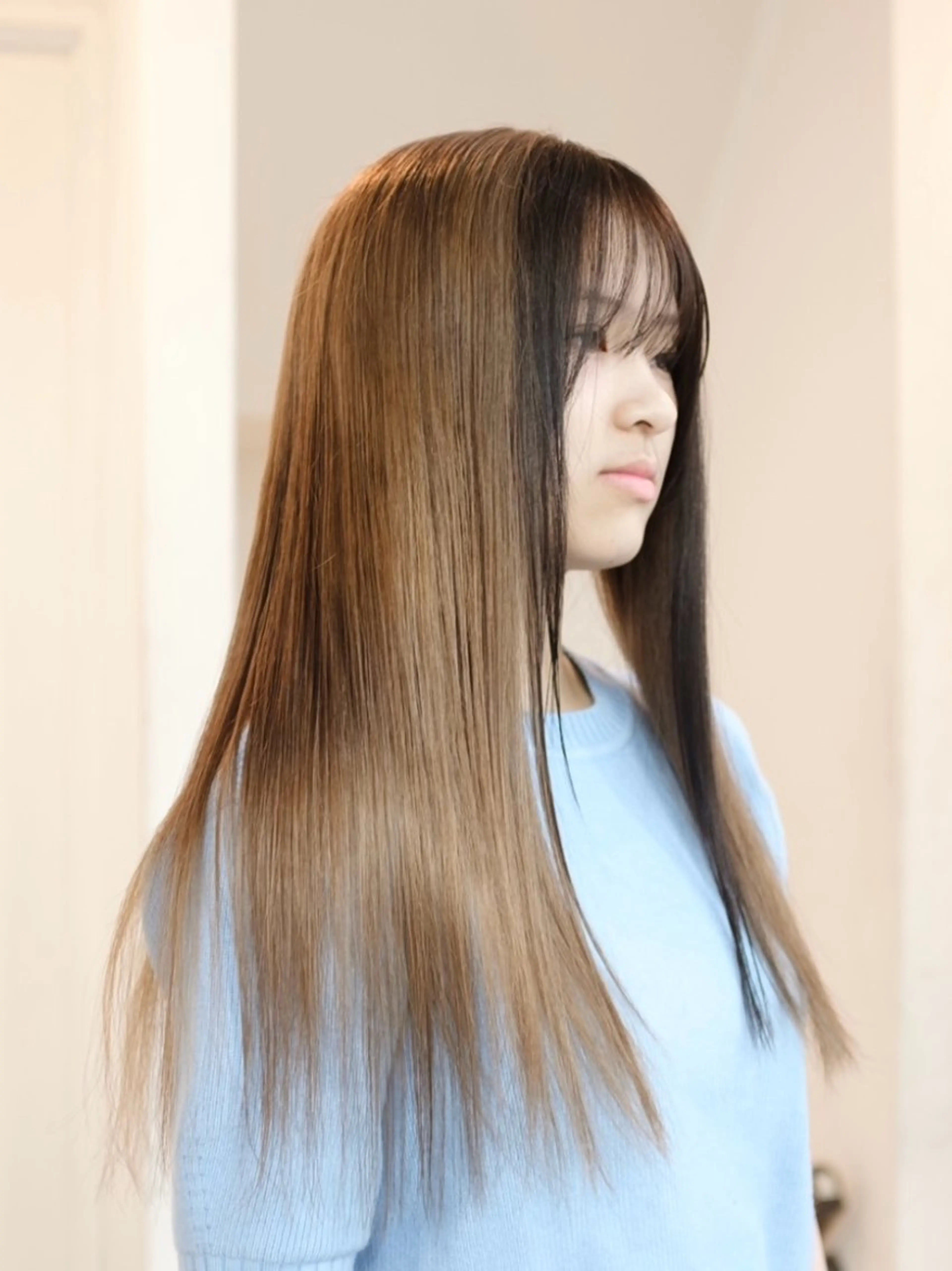 ロング カラー ヘアアレンジ ヘアカラー トリートメント ハイトーン/デザイン カラー/あおいのヘアスタイル