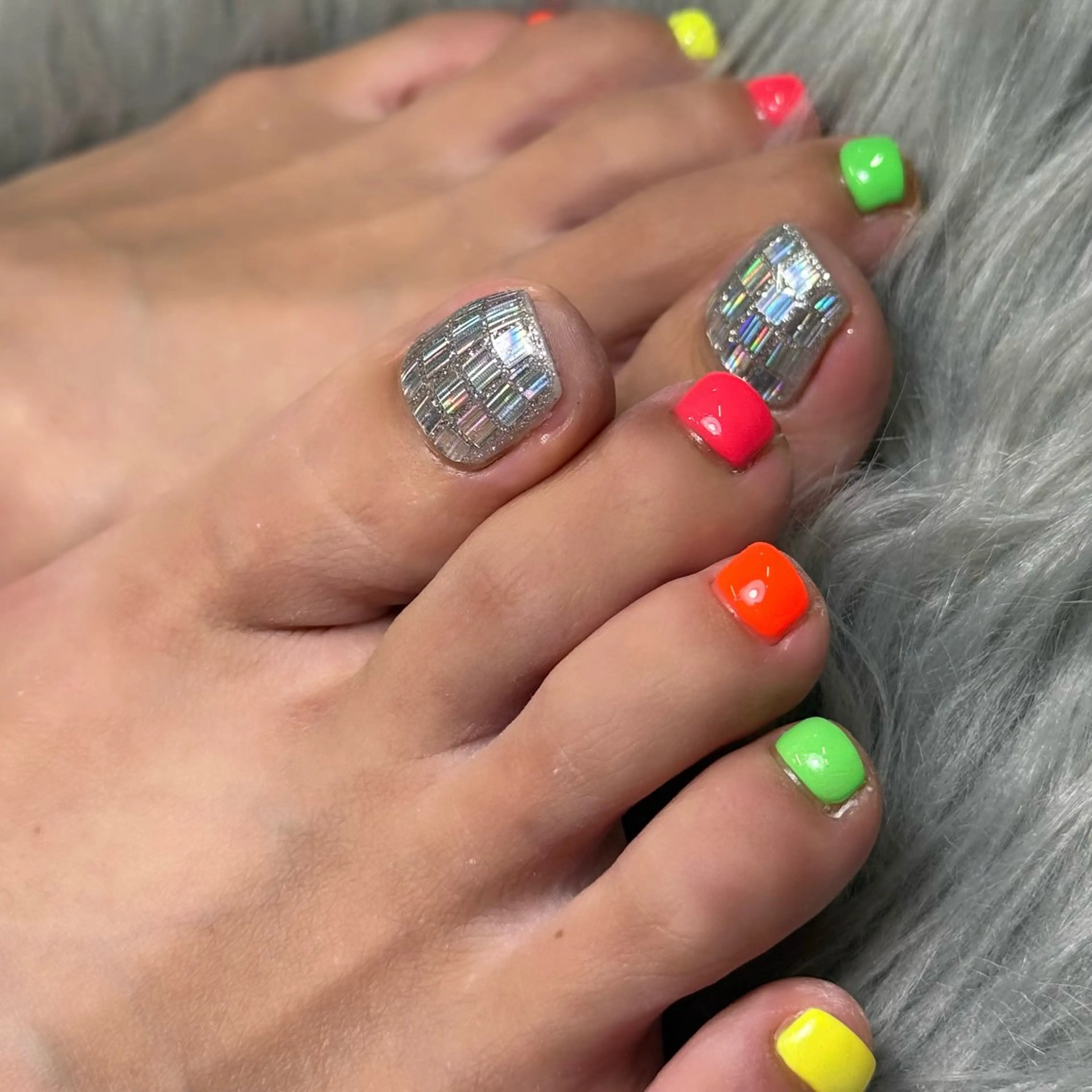 ネイル フットネイル キラキラネイル フットネイル Nail salon h所属・nail salon h🎀小夏のネイルデザイン