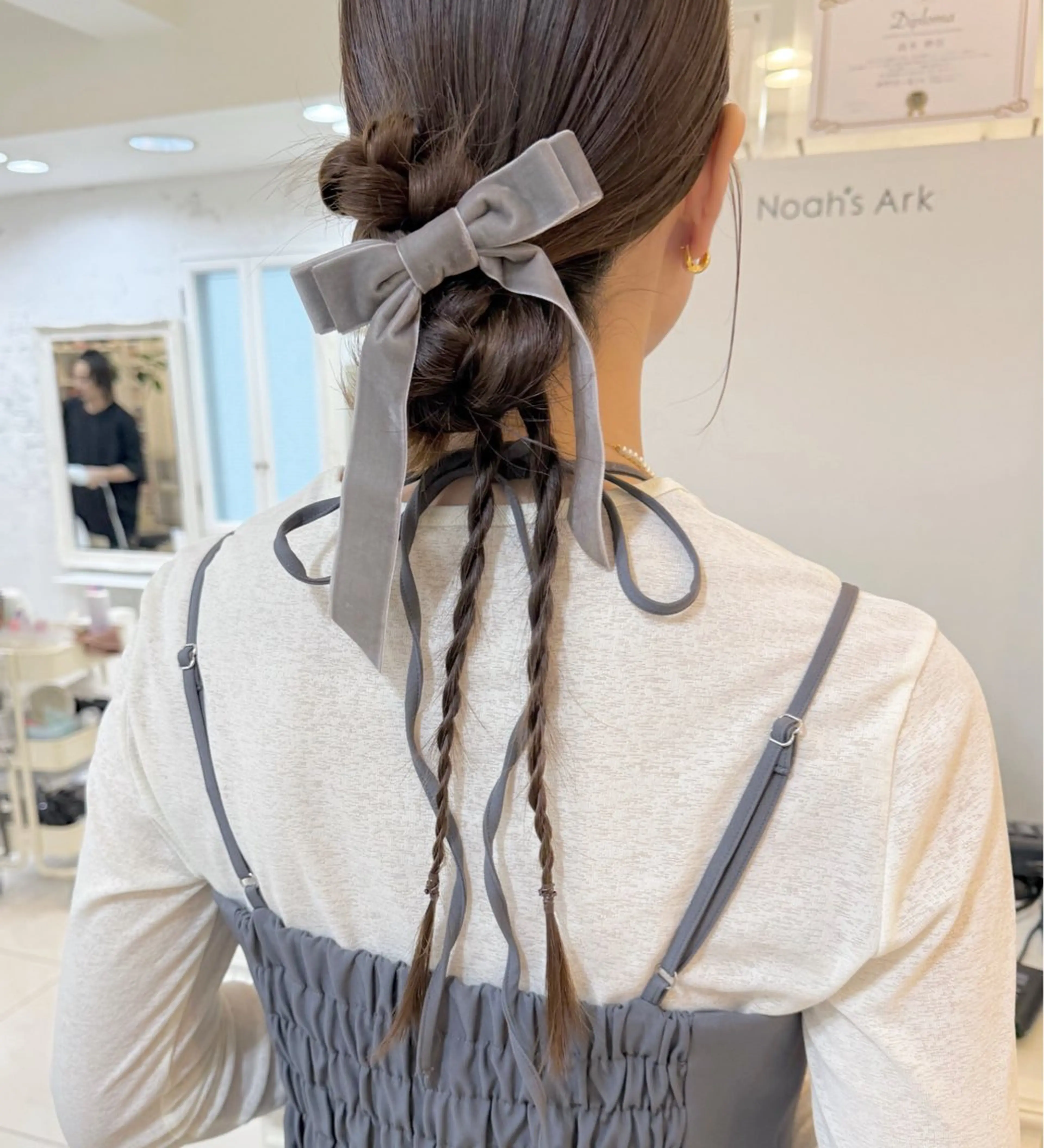 セミロング ヘアアレンジ ハーフアップ ヘアセット Noah's　Ark所属・透明感カラー🫧ヘア セット🫧松本菜月の眉毛・アイブロウイメージ