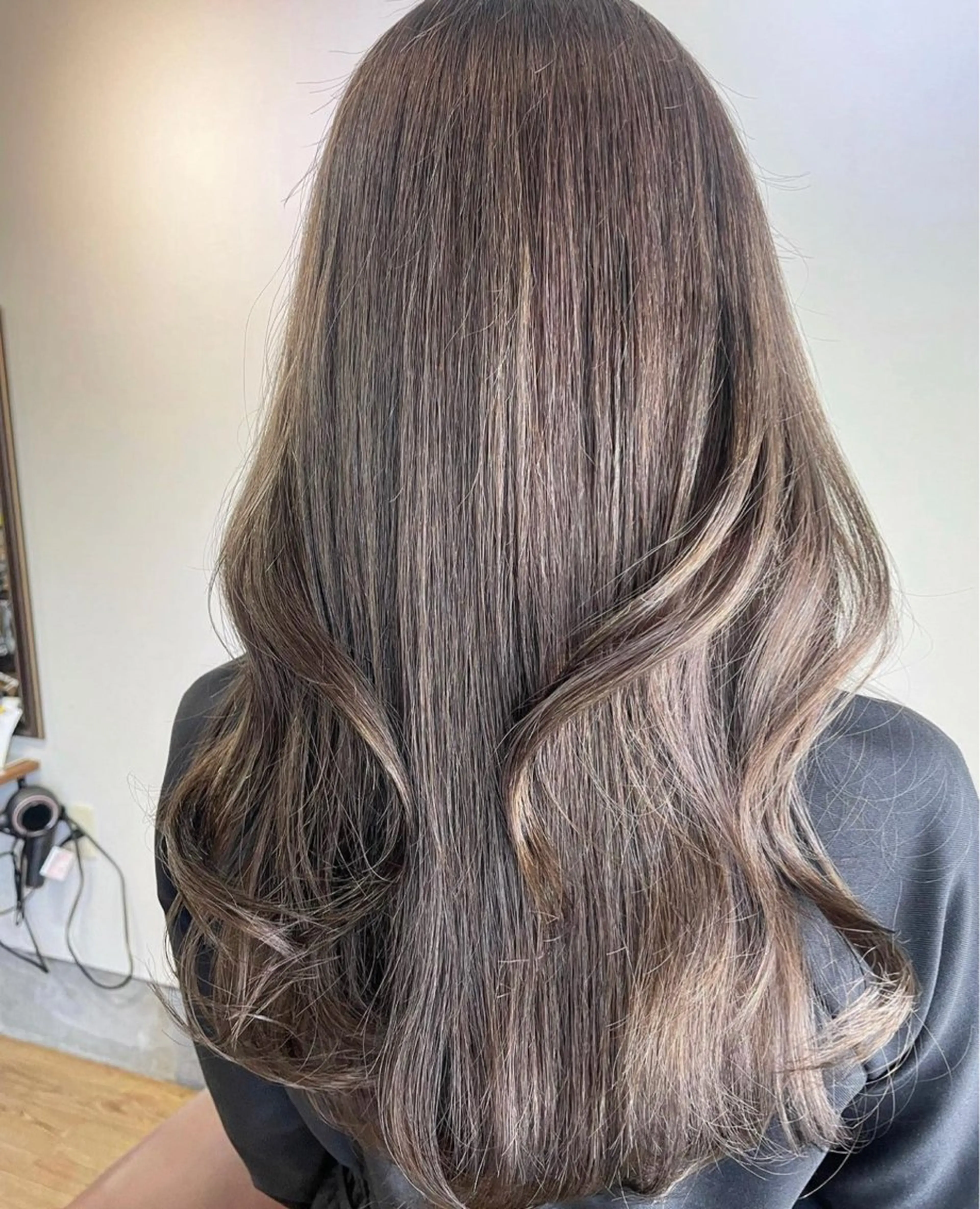 ロング ヘアカラー トリートメント まろやかなベージュ 小池春樹のヘアスタイル