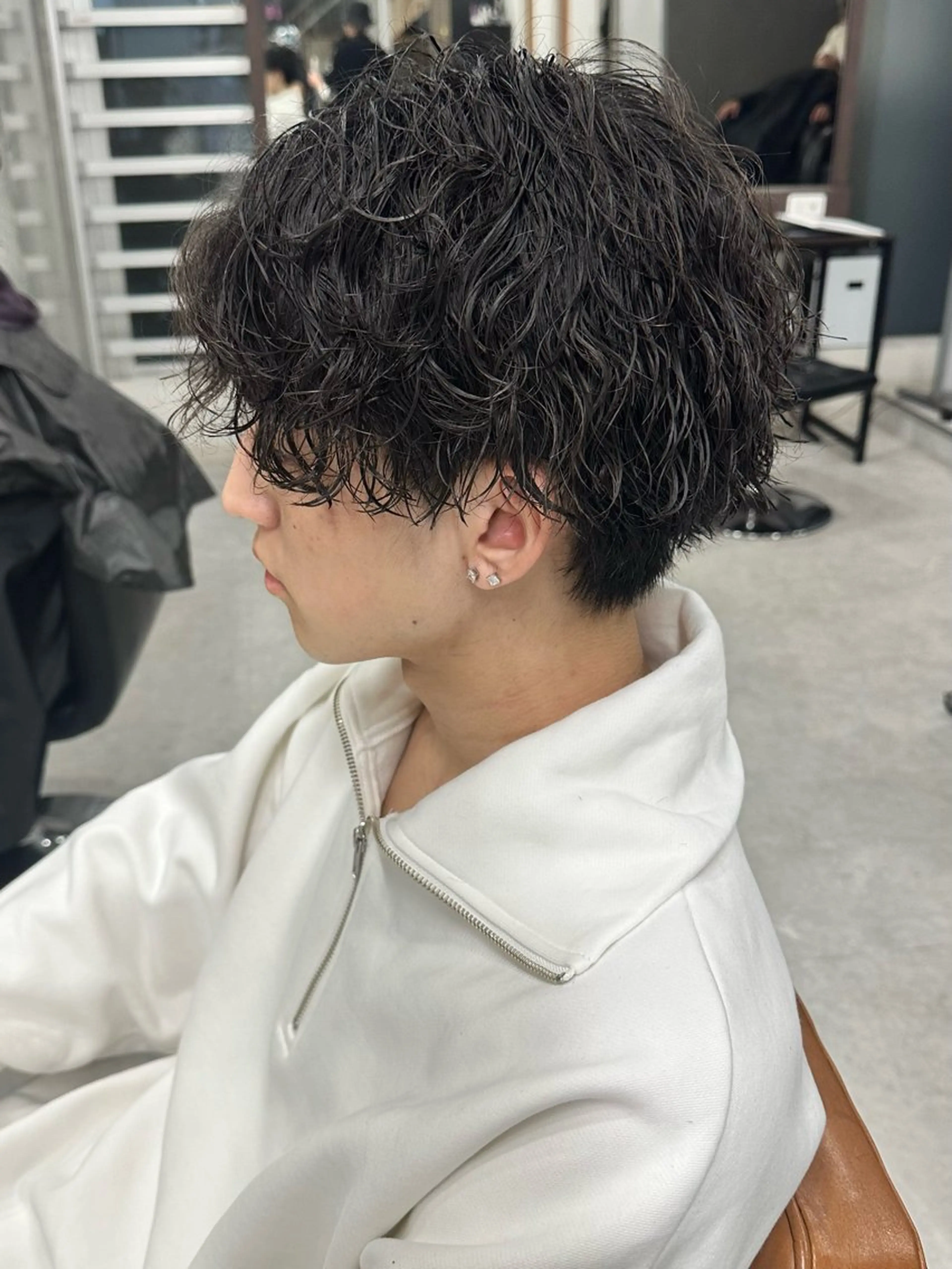 ミディアム パーマ メンズ メンズ似合わせ🪞 リピート率No.1のヘアスタイル