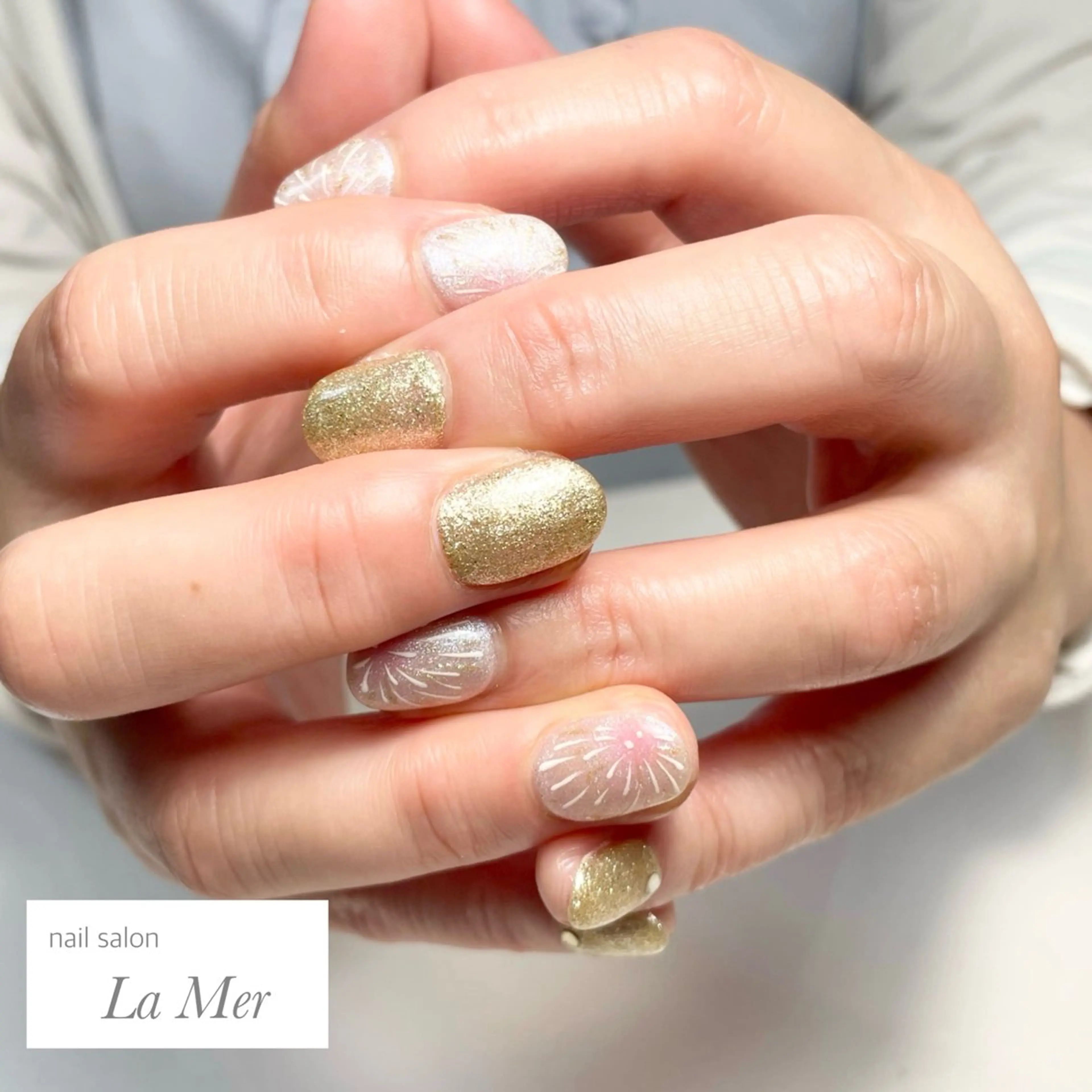 ネイル ゴールド キラキラネイル マグネットネイル ストーンネイル 夏ネイル ハンドネイル nailsalon La Merのネイルデザイン