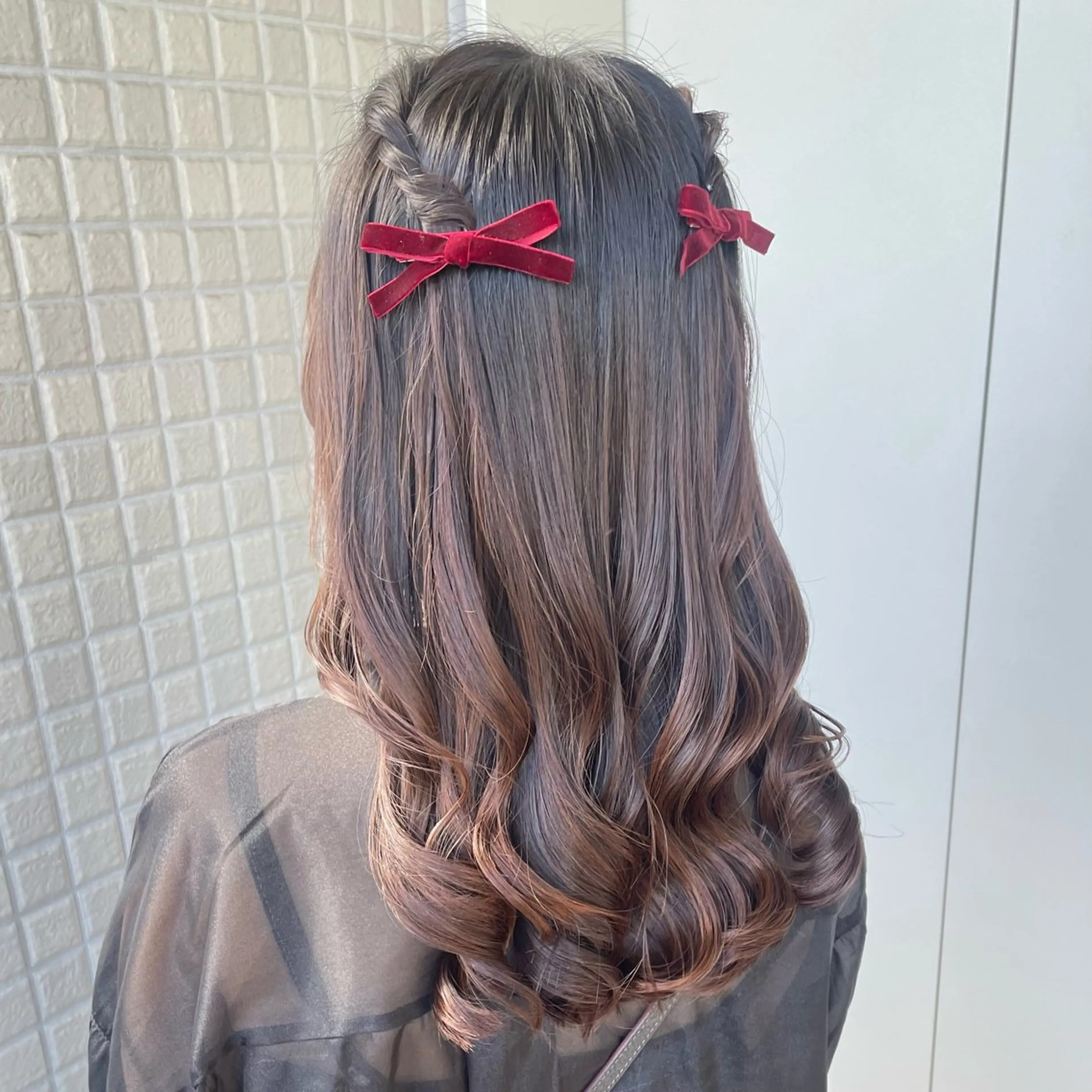 ヘアアレンジ ヘアセット 透明感 カラー 艶髪 縮毛矯正🫒airiのヘアスタイル