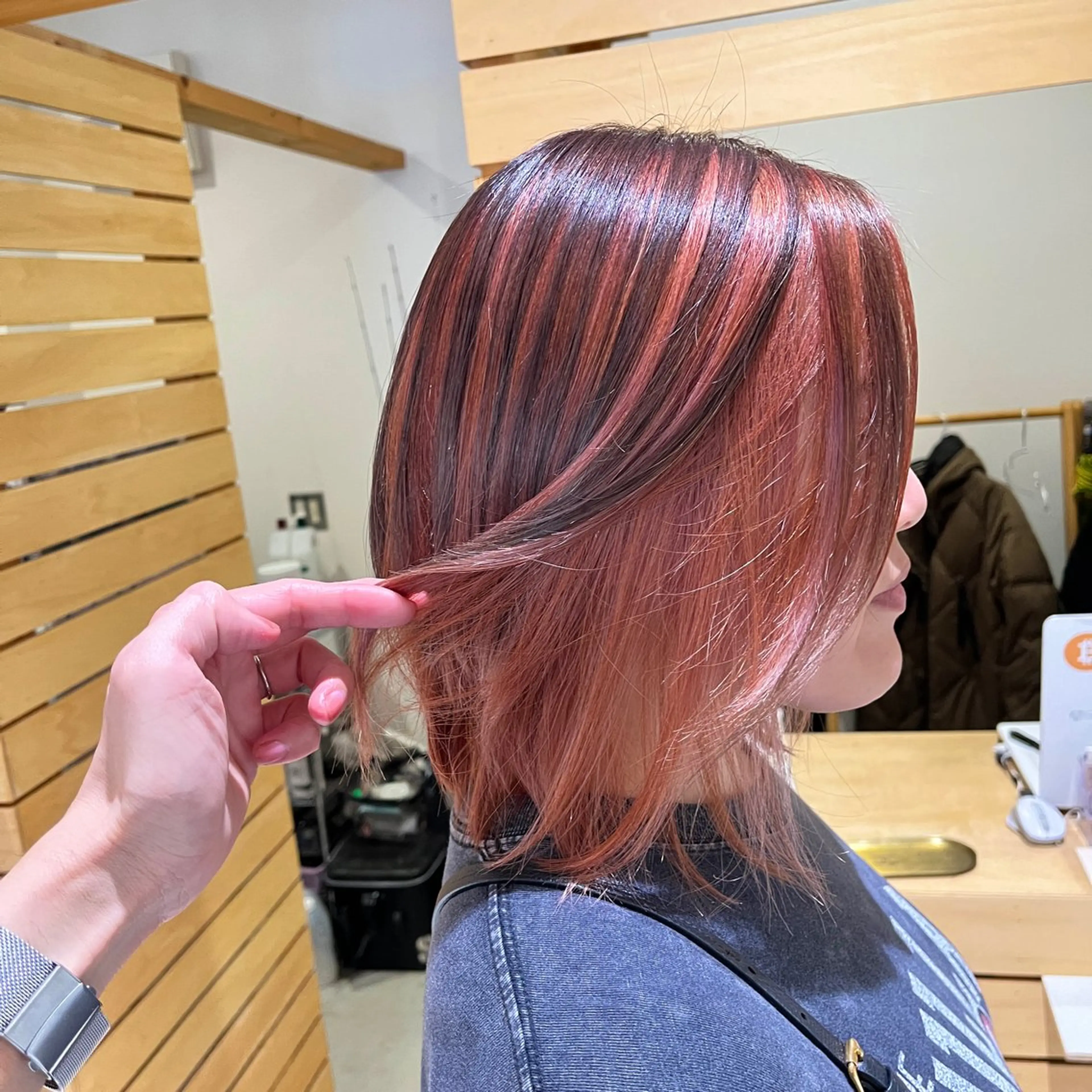ミディアム カラー ブリーチ ヘアカラー トリートメント RUBEUS【ルベウス】所属・✨艶々カラー🎨 杉本賢人のヘアスタイル