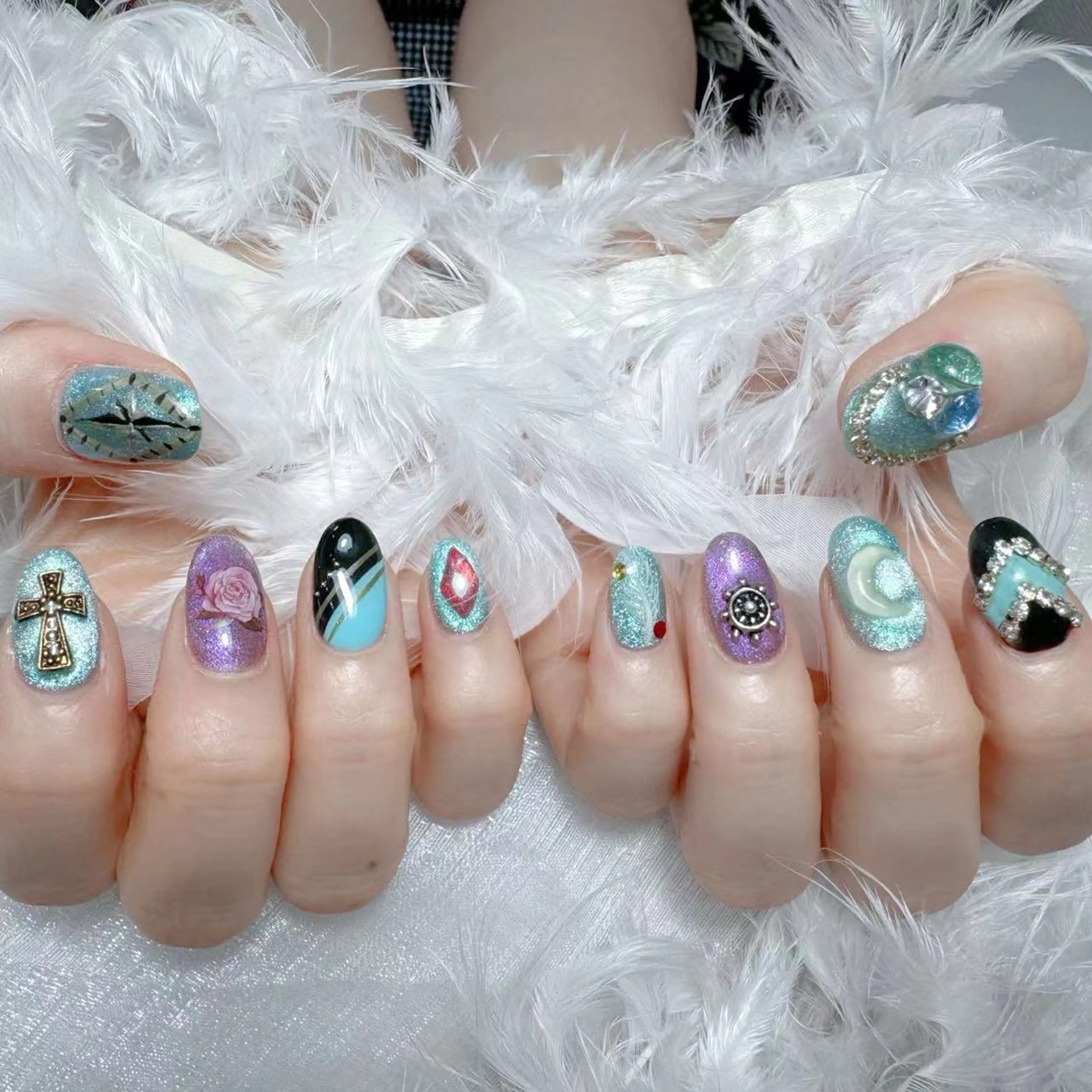 ネイル アートネイル オーロラネイル ガーリー キラキラネイル 韓国ネイル ハンドネイル Diamond NAIL✨のネイルデザイン
