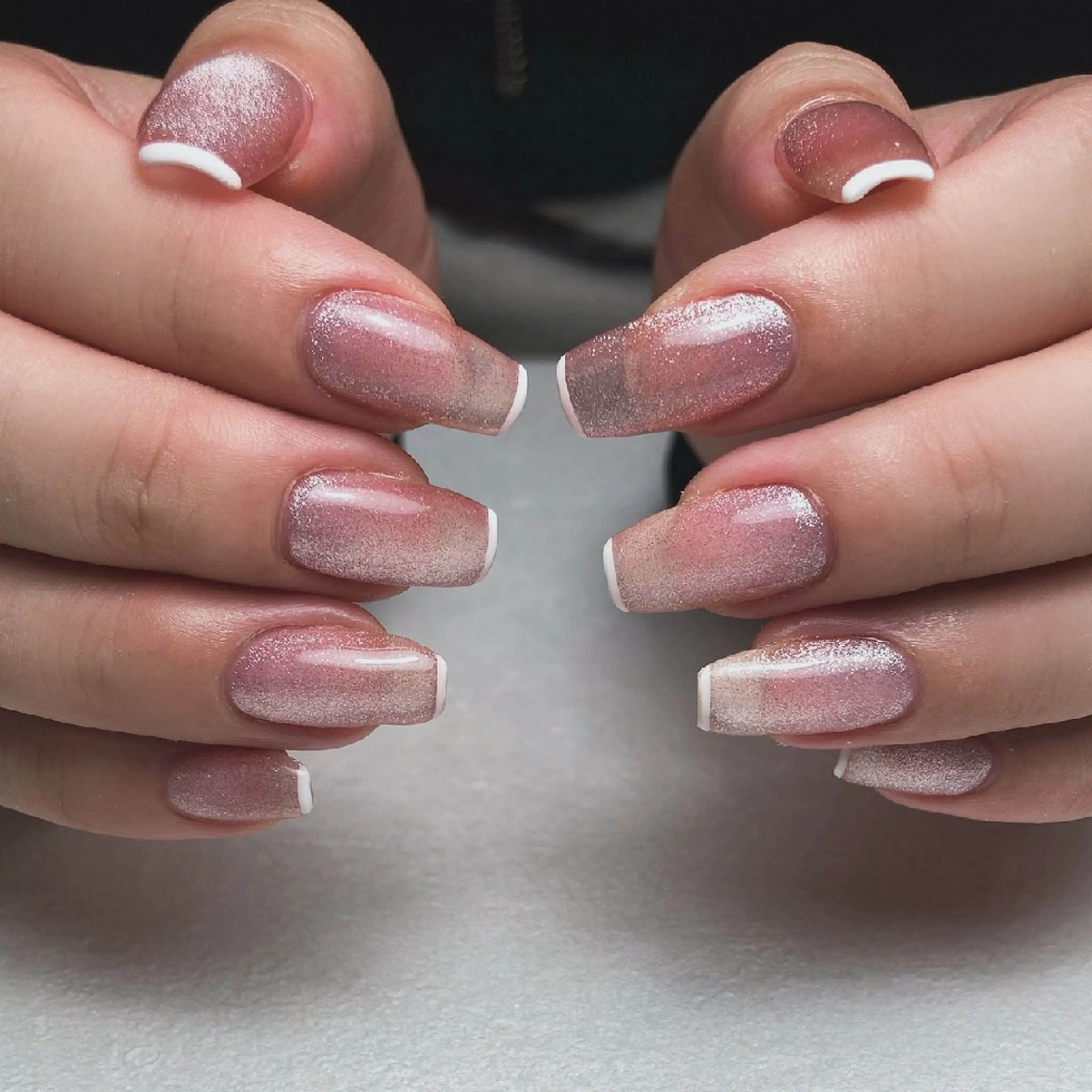 オフなし💅スキニーフレンチネイルの写真