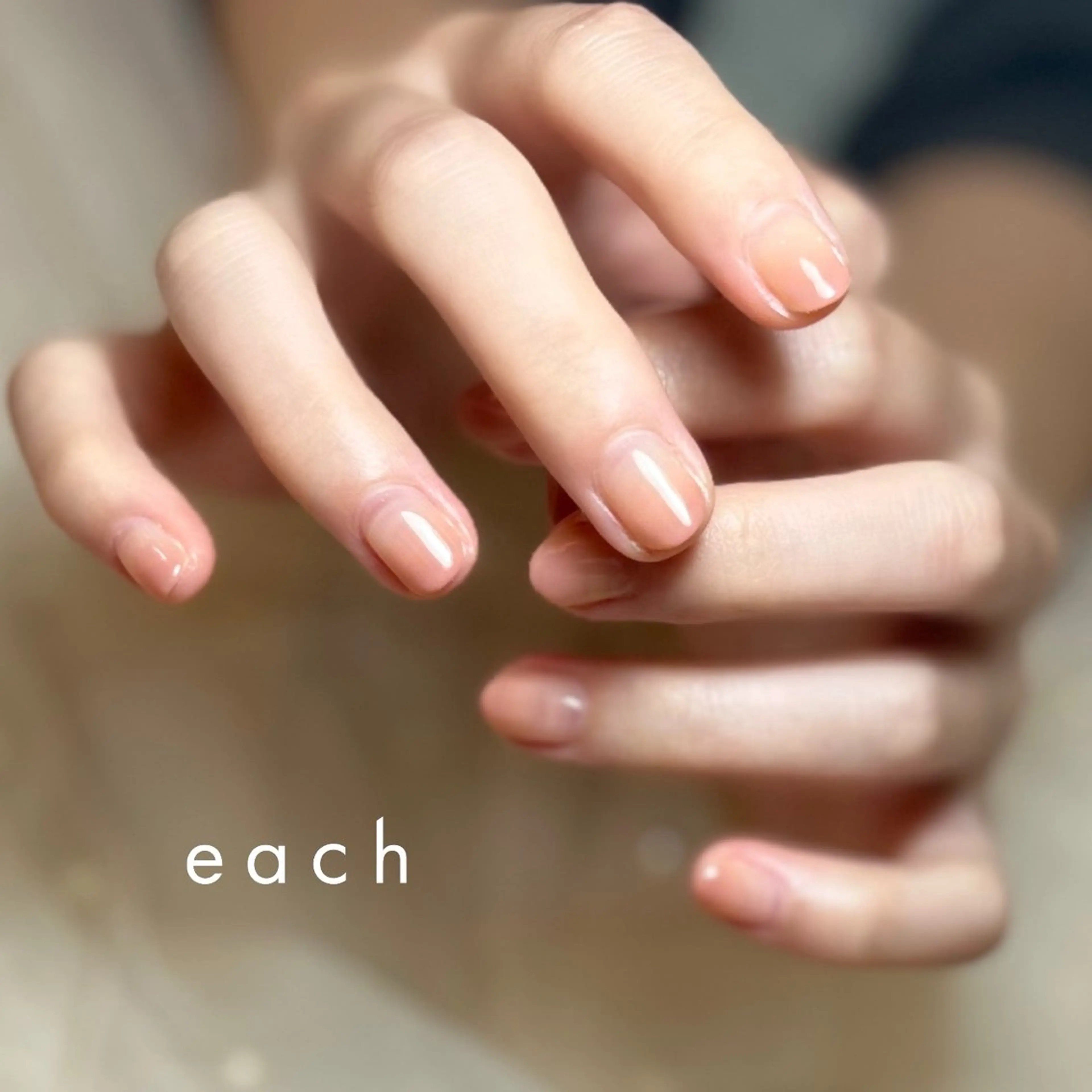 ネイル グラデーション 𝒆𝒂𝒄𝒉 kanako 🕊のネイルデザイン