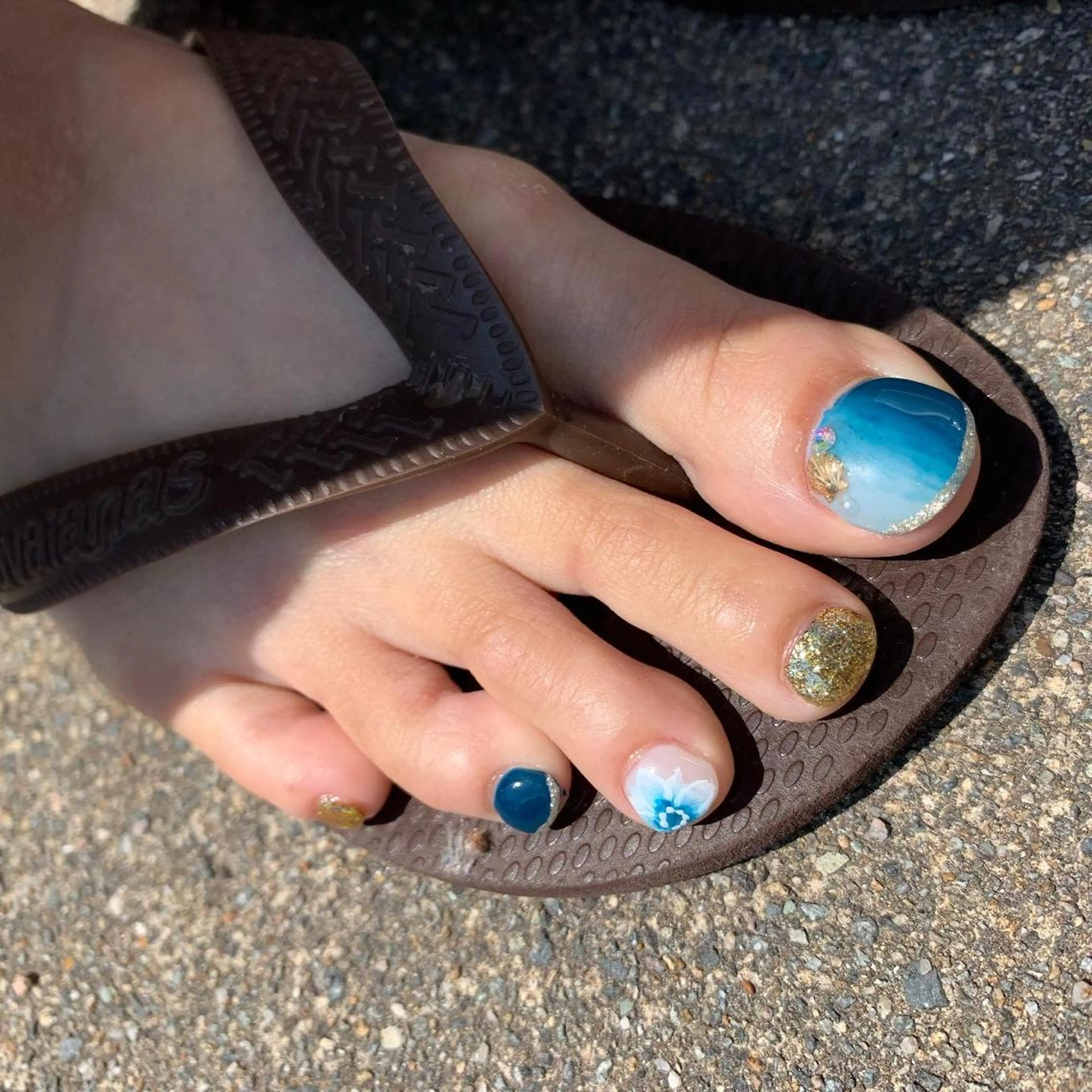 ネイル 大崎 奈々のネイルデザイン