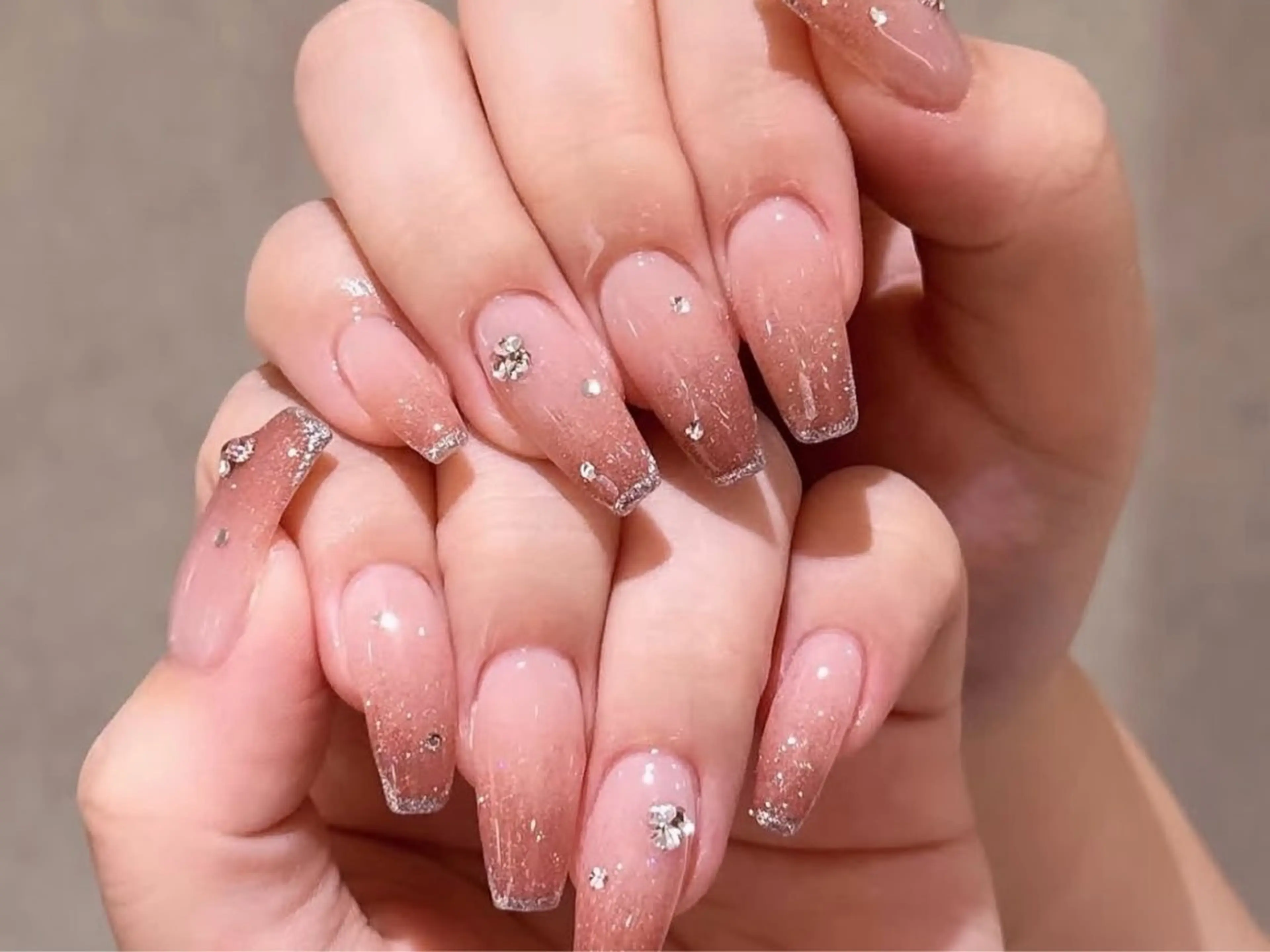 ロング イシダ ユイのネイルデザイン