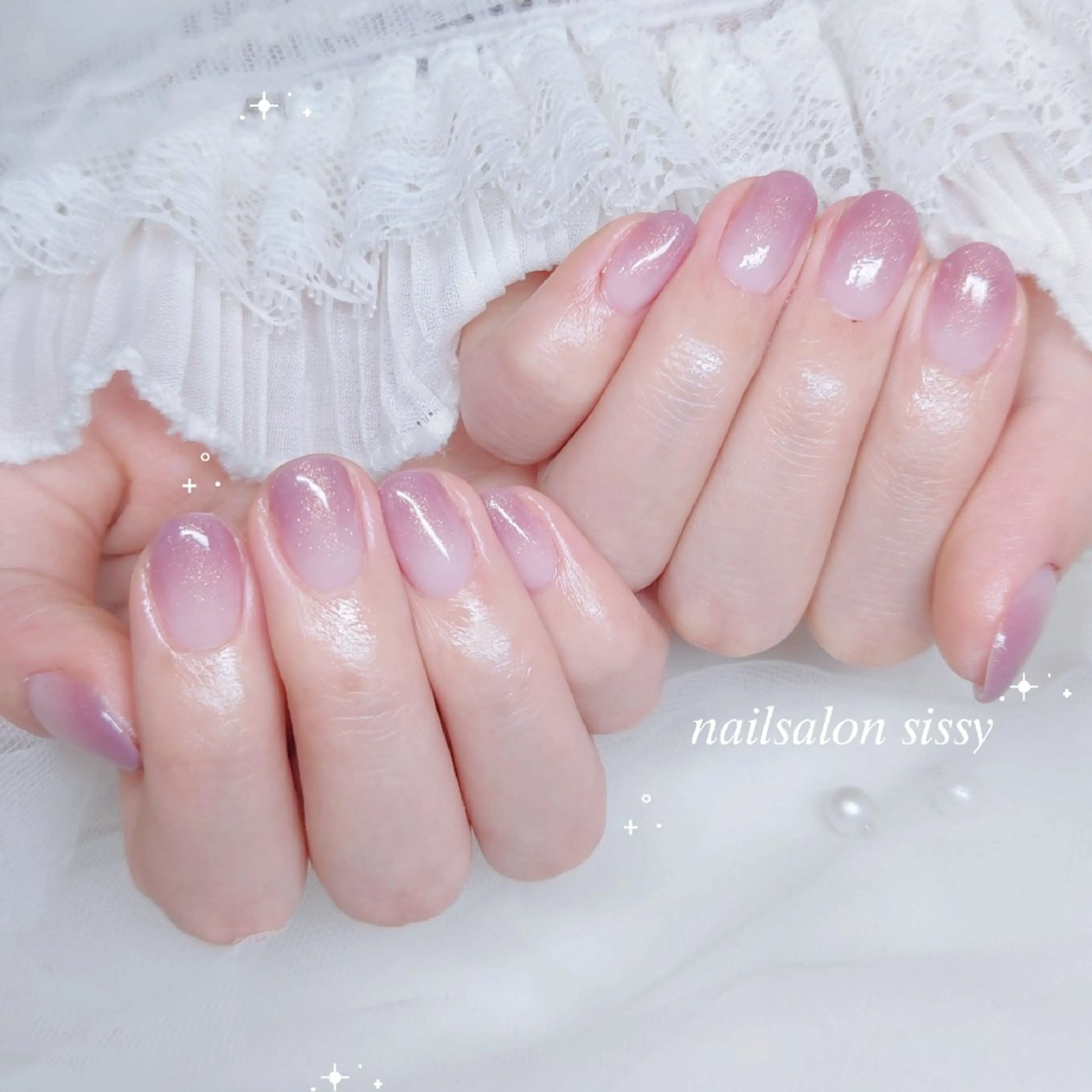 ネイル キラキラネイル 冬ネイル クリスマス ハンドネイル nailsalon sissy所属・sissy hatsuneのネイルデザイン