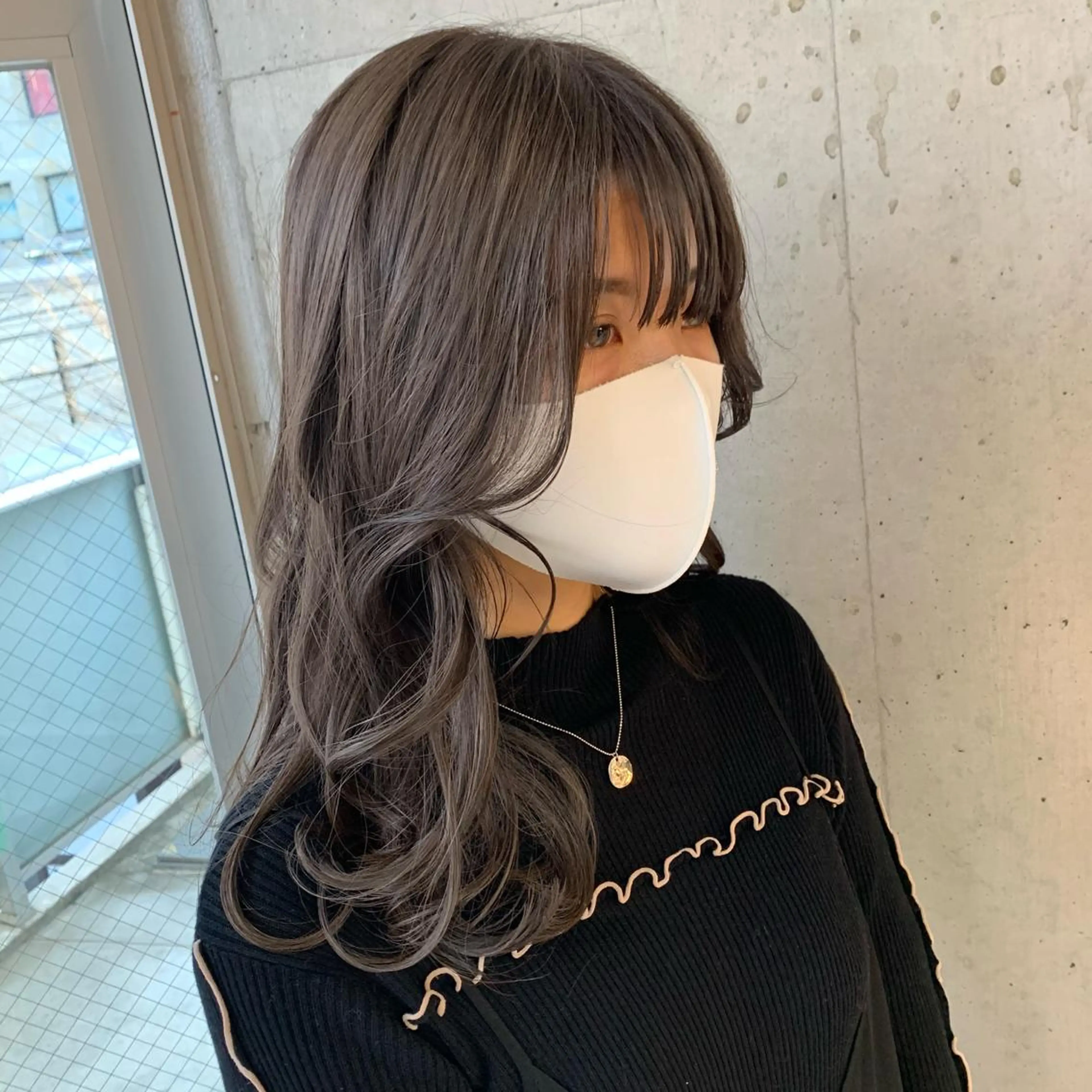 セミロング アッシュ 外国人風カラー ハイライト 髪質改善 韓国風ヘア カット ヘアカラー トリートメント hoNua. 栄/透明感カラーのヘアスタイル
