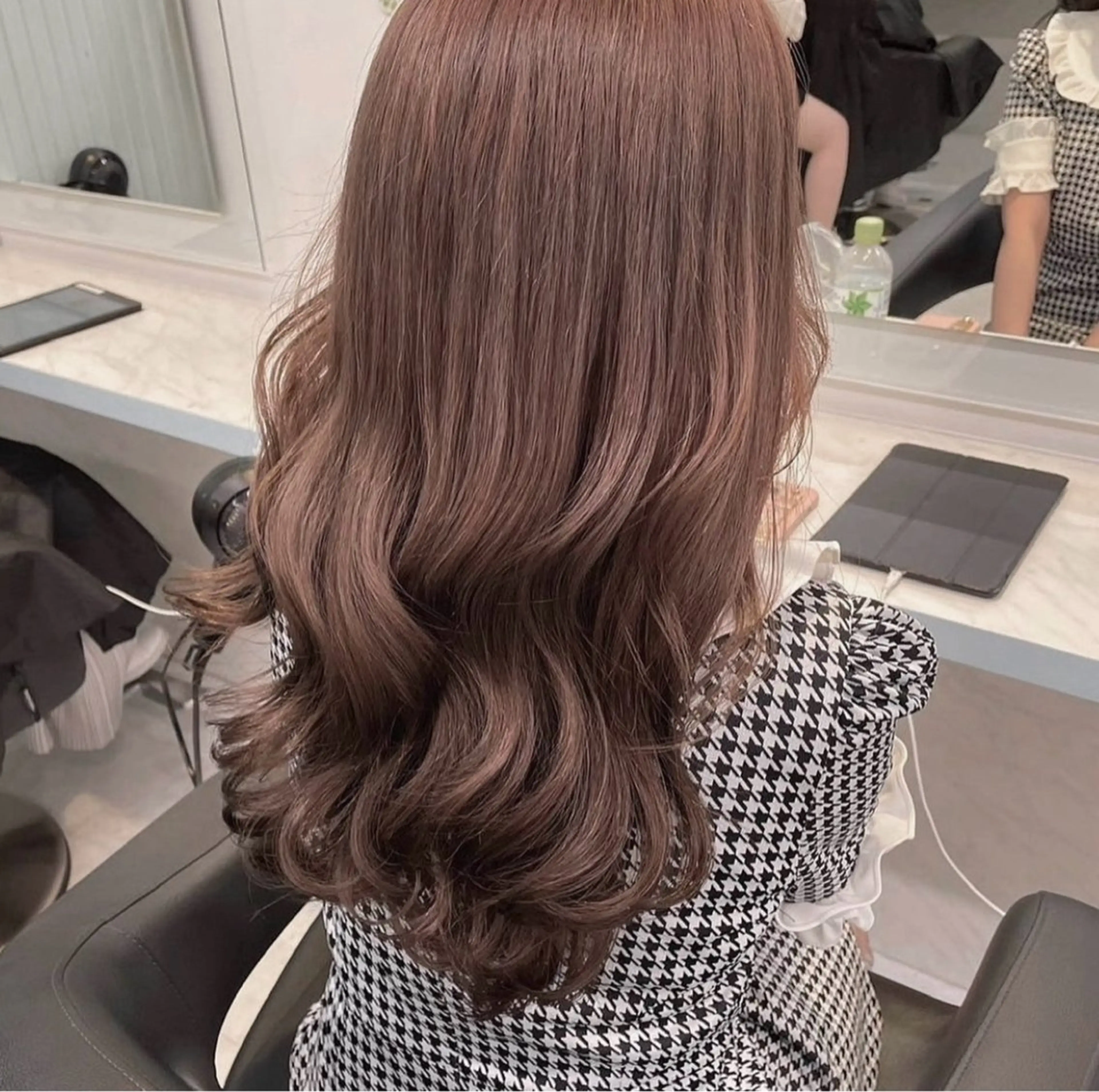 ミディアム ヘアカラー トリートメント サロウィン新宿三丁目East所属・💕冬モテ×上品色気 モテヘア💕山田航介のヘアスタイル