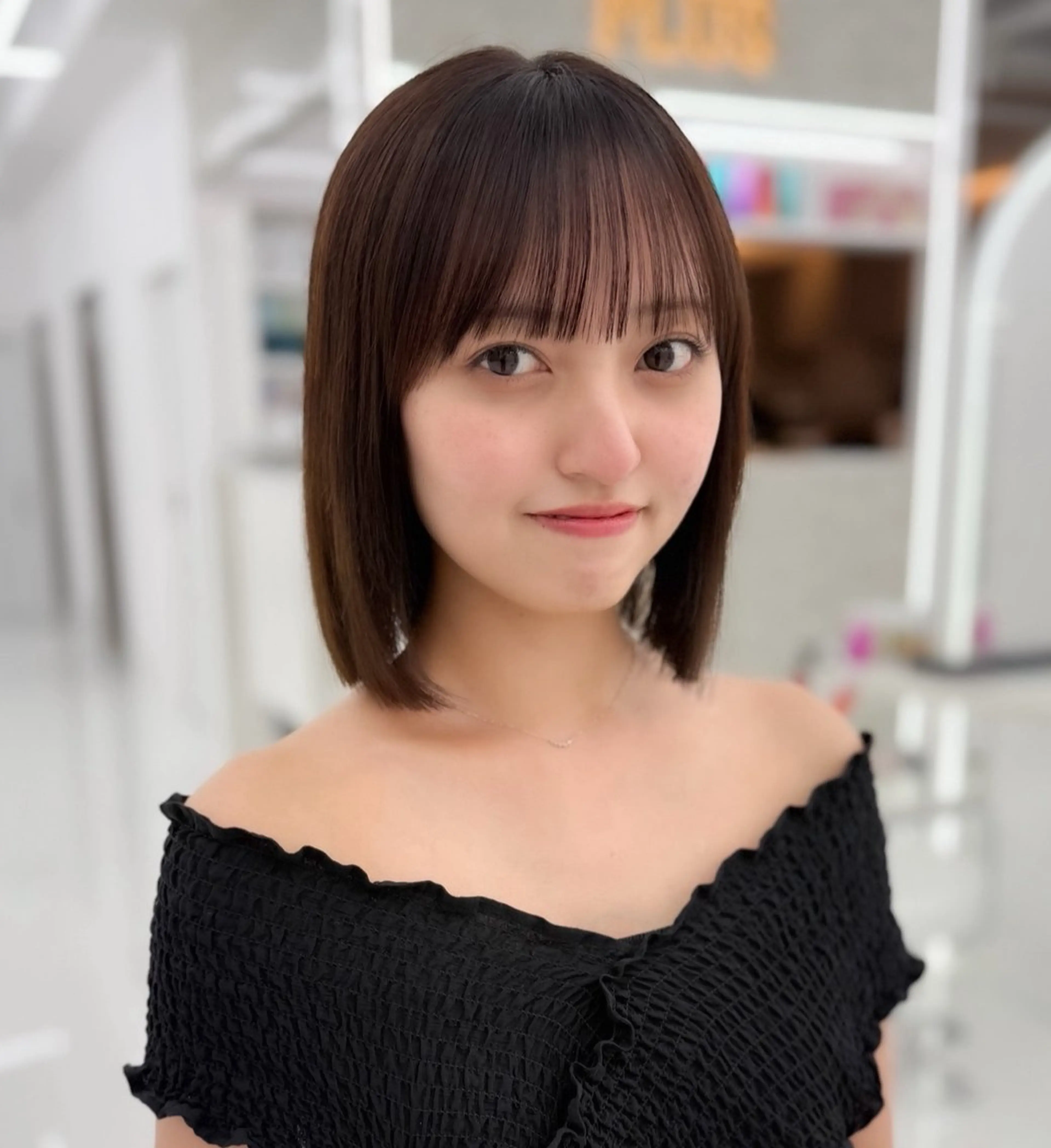 ミディアム ボブ 顔まわりレイヤー 顔周りカット 韓国風ヘア レイヤーカット カット ヘアカラー トリートメント 前髪/顔周り/透明感 艶カラーとどさんのヘアスタイル