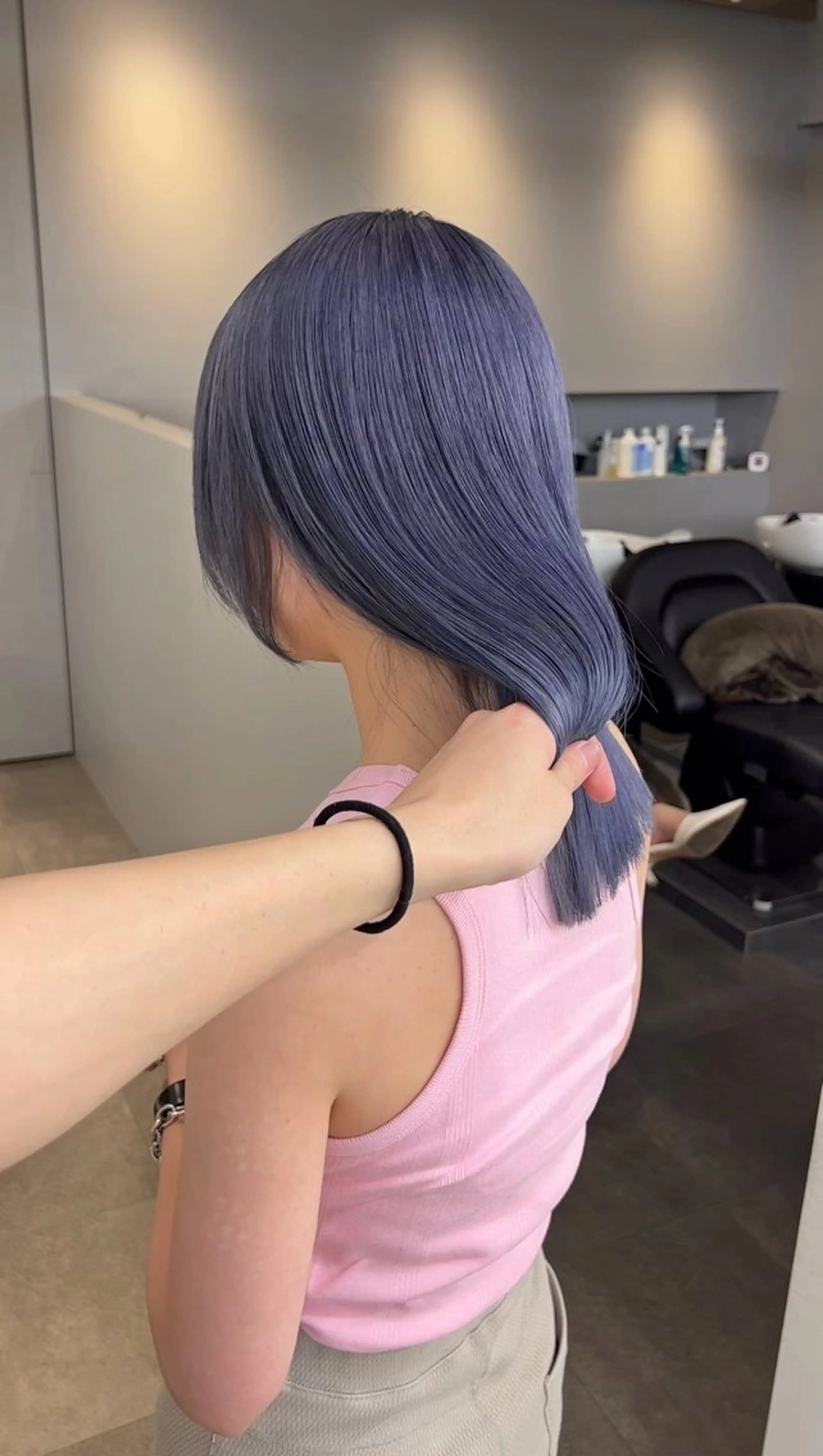 ミディアム カラー ブルーカラー ネイビーカラー カット ヘアカラー ムラ修正💎 艶髪ハイトーン💎のヘアスタイル