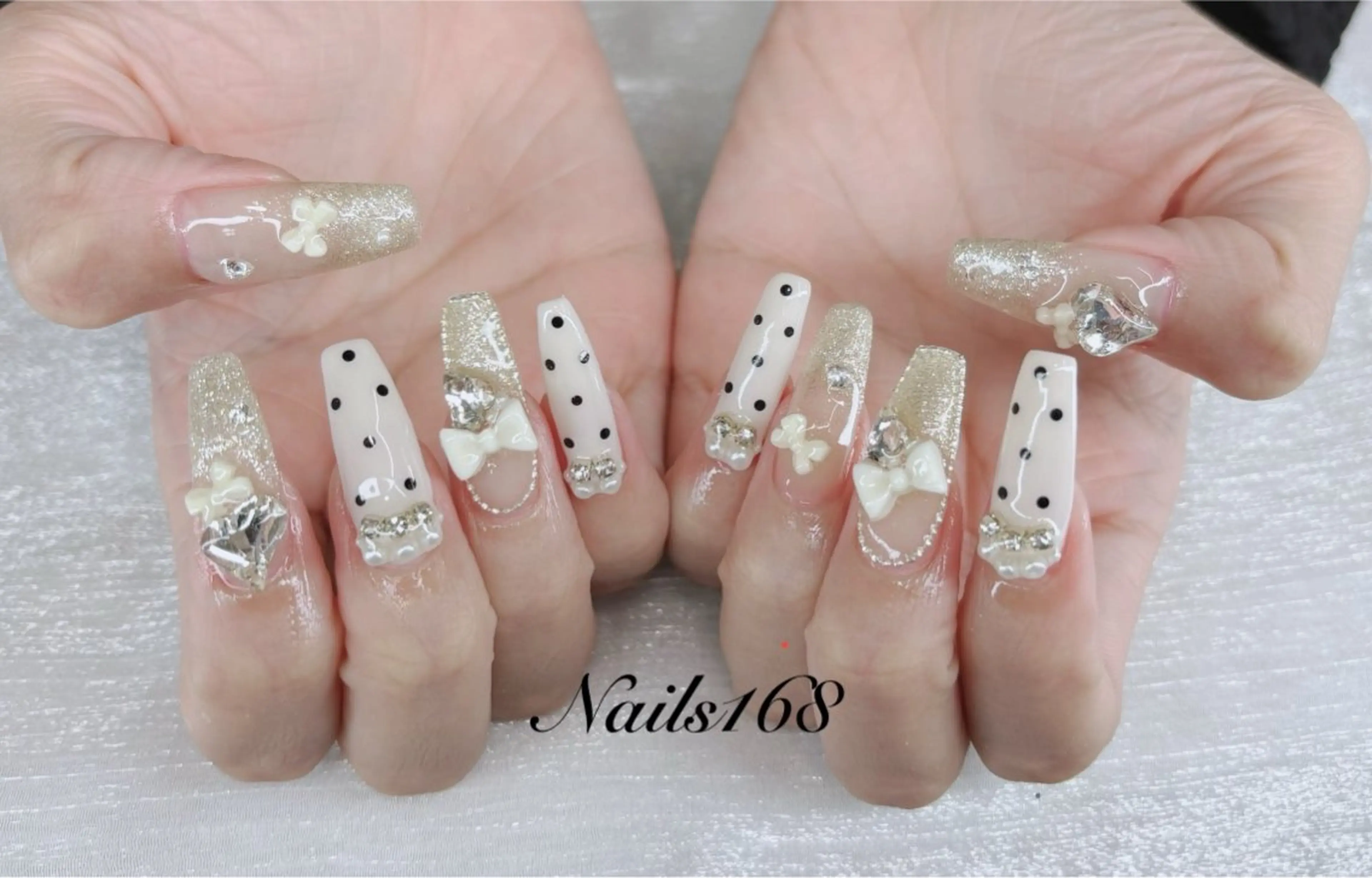 ネイル オーロラネイル ブルー チークネイル フットネイル フレンチネイル HARU 168 大家店のネイルデザイン