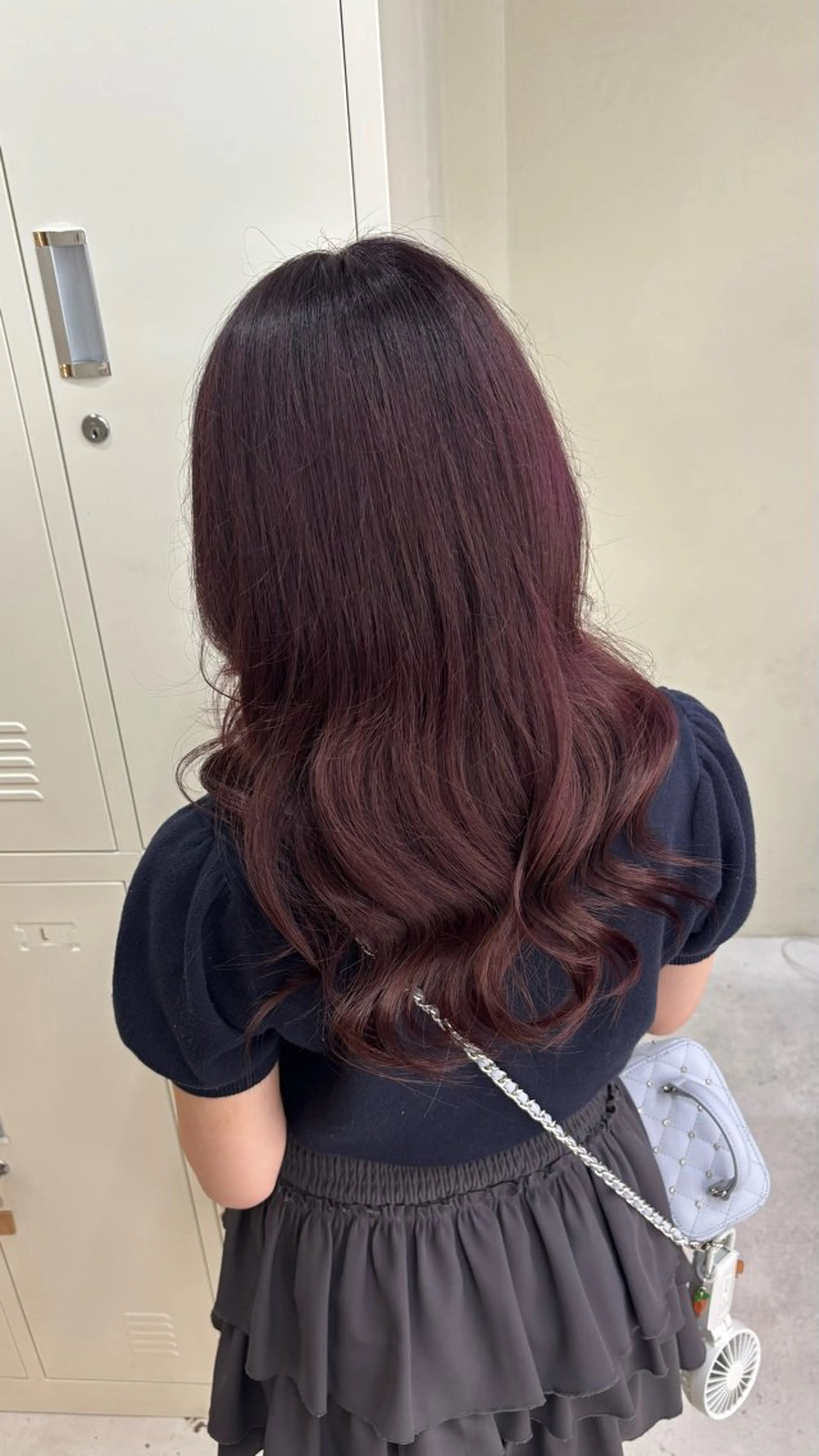ロング ピンクブラウン イチセ ユキのヘアスタイル