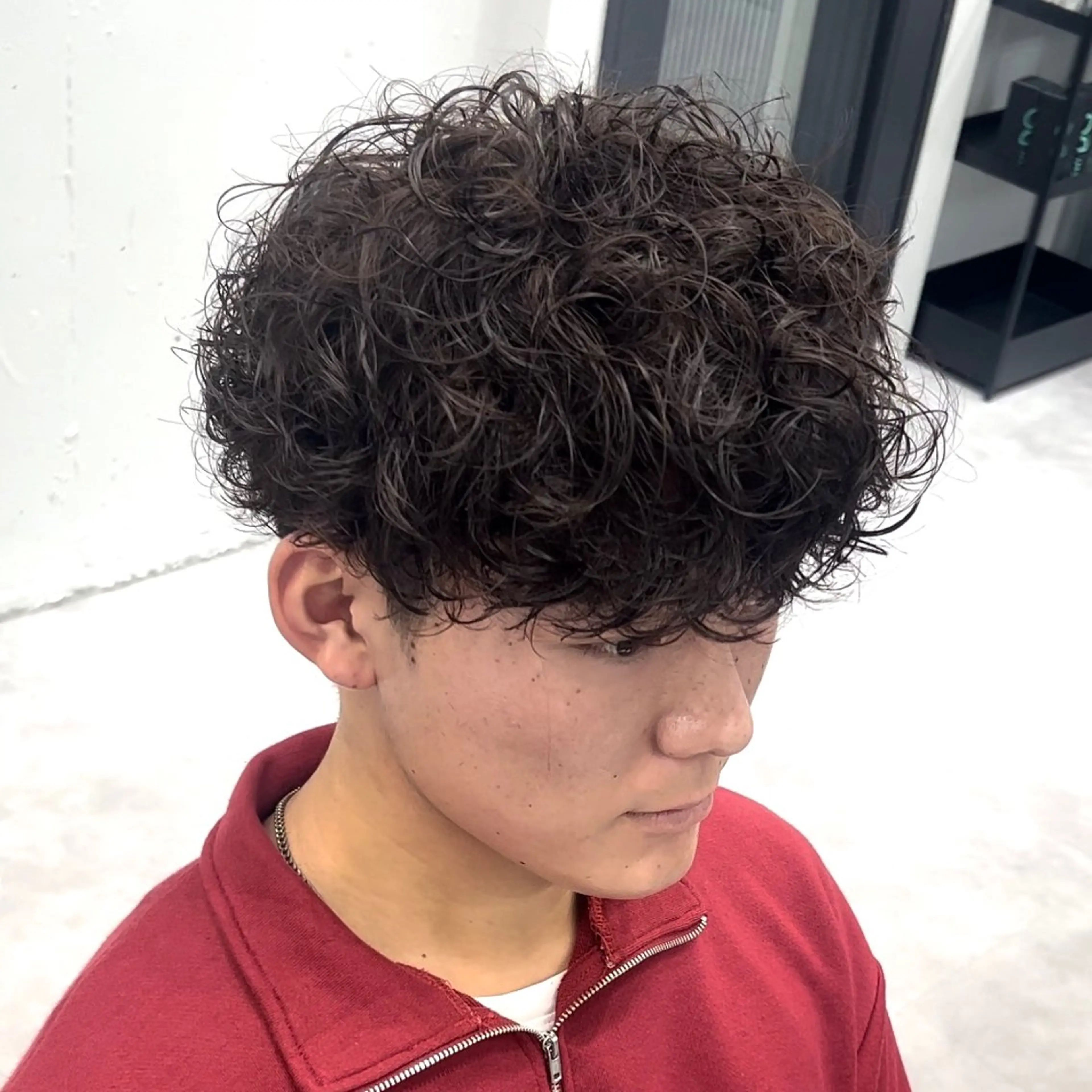 パーマ メンズ メンズパーマ プードルパーマ プードルパーマ 曲がる縮毛矯正 LIBER 　岩名のヘアスタイル