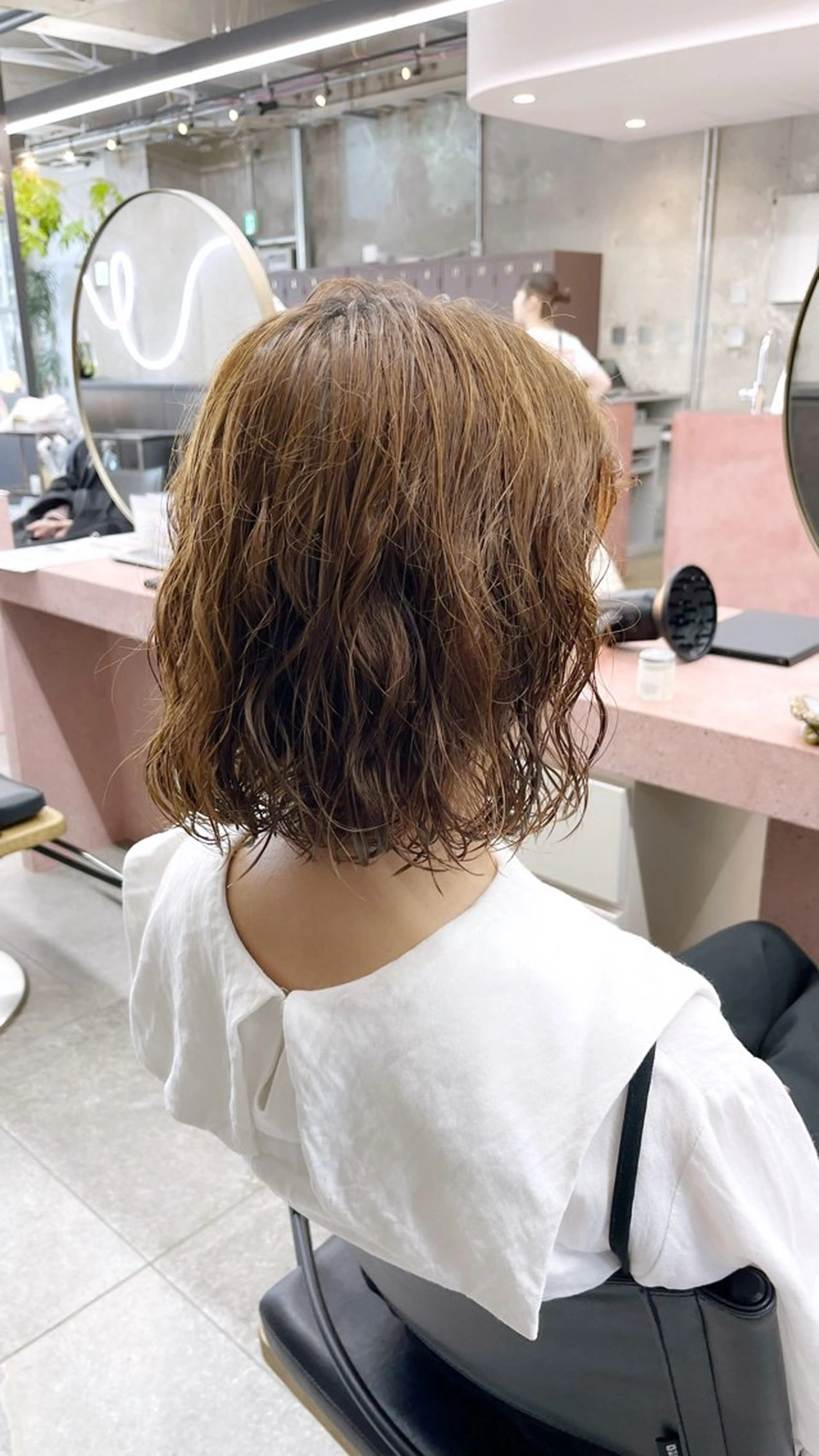 ミディアム カラー パーマ ミディアムパーマ カット ヘアカラー パーマ 小木曽智美 /ボブ/ショートのヘアスタイル