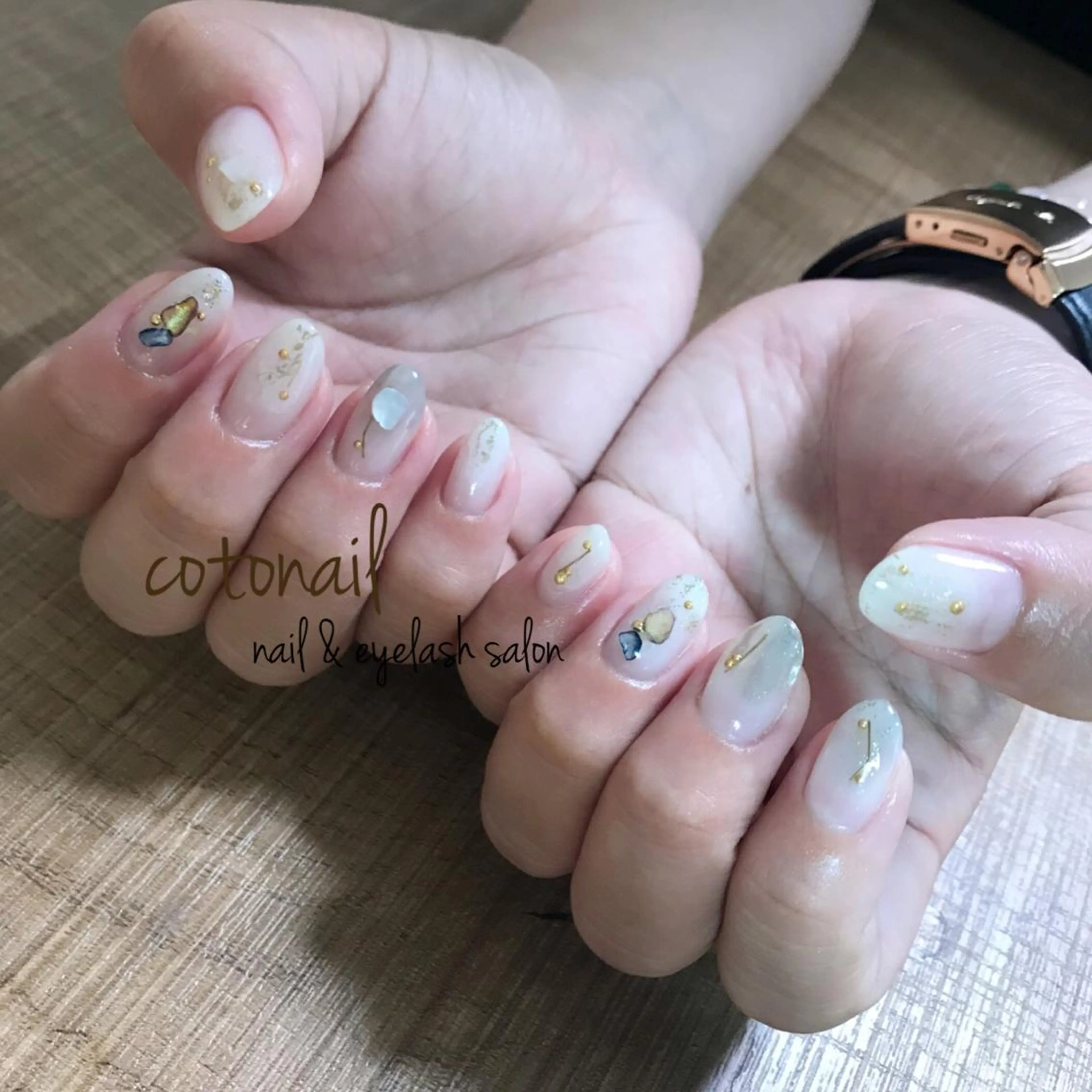 ミディアム ネイル アートネイル ハンドネイル ツメトマツゲ .のネイルデザイン