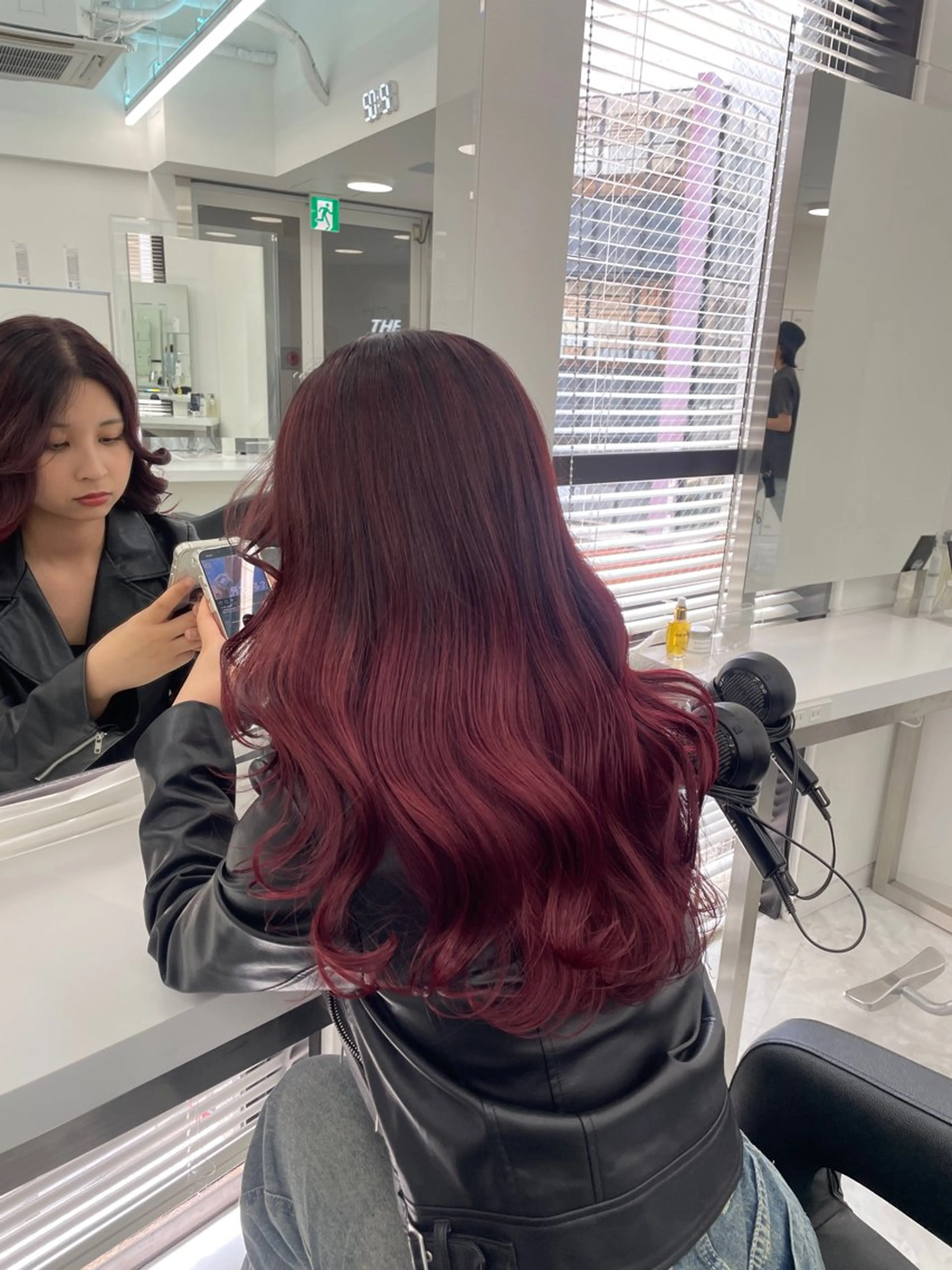 ロング ヘアカラー 大人上品🤍明るめ ベージュ🤍REOのヘアスタイル