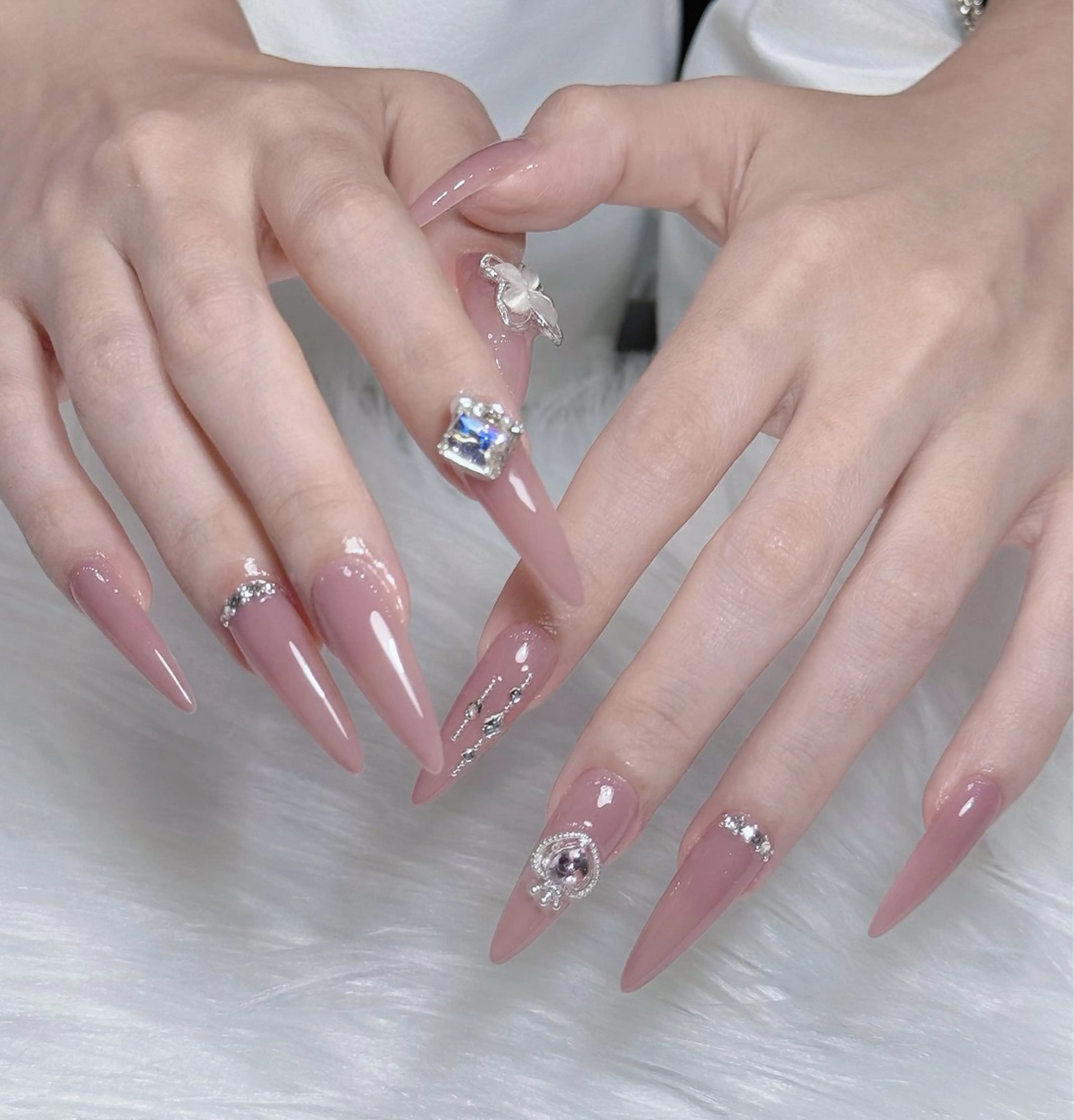 ネイル アートネイル オーロラネイル ジェルネイル 韓国ネイル ロングネイル ハンドネイル Nichi Nailsのネイルデザイン