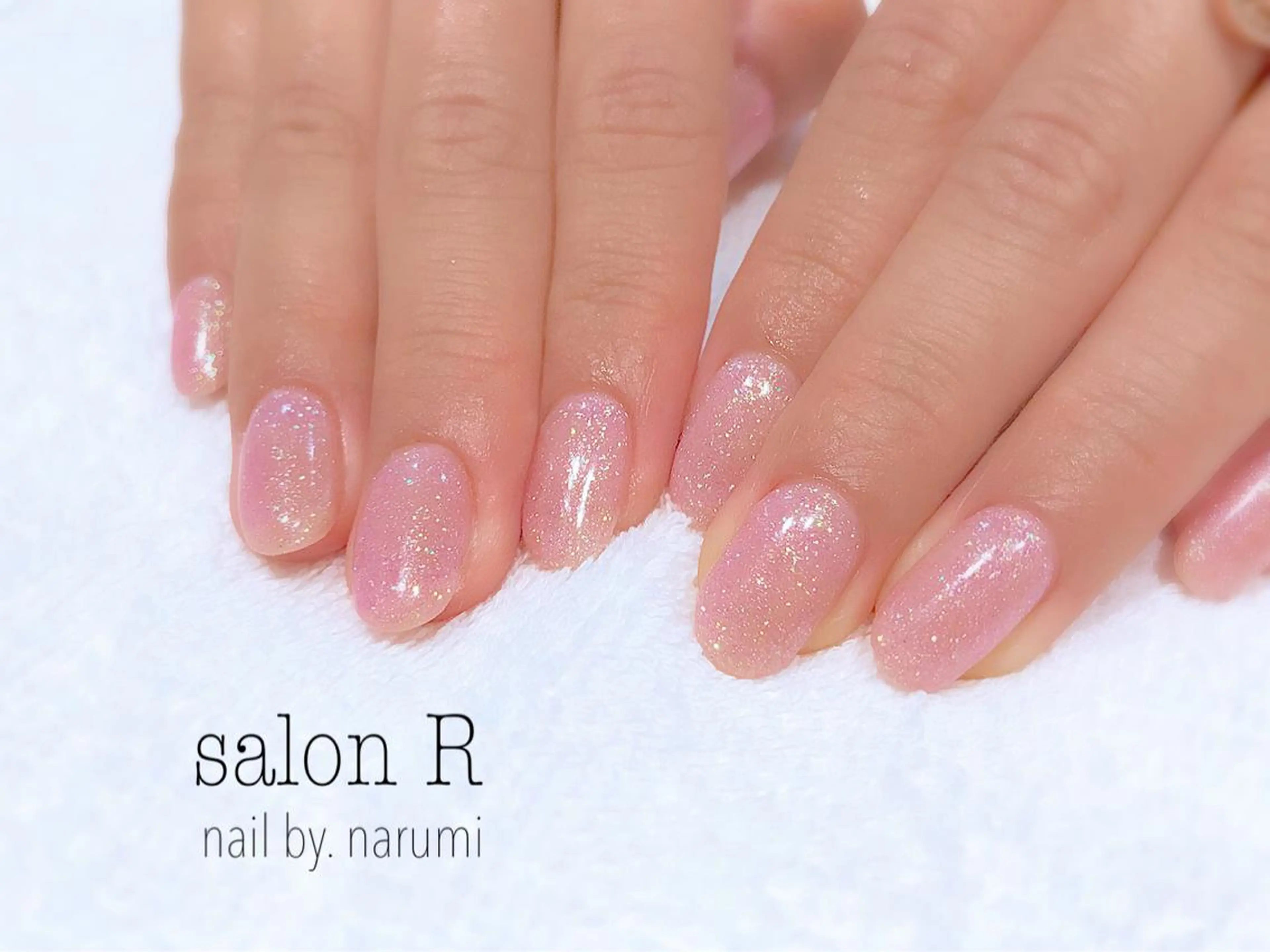 ネイル ラメ(グリッター) シンプルネイル ハンドネイル Re Pearl～コーディネートサロン～ 市駅前店所属・兵頭 なるみのネイルデザイン