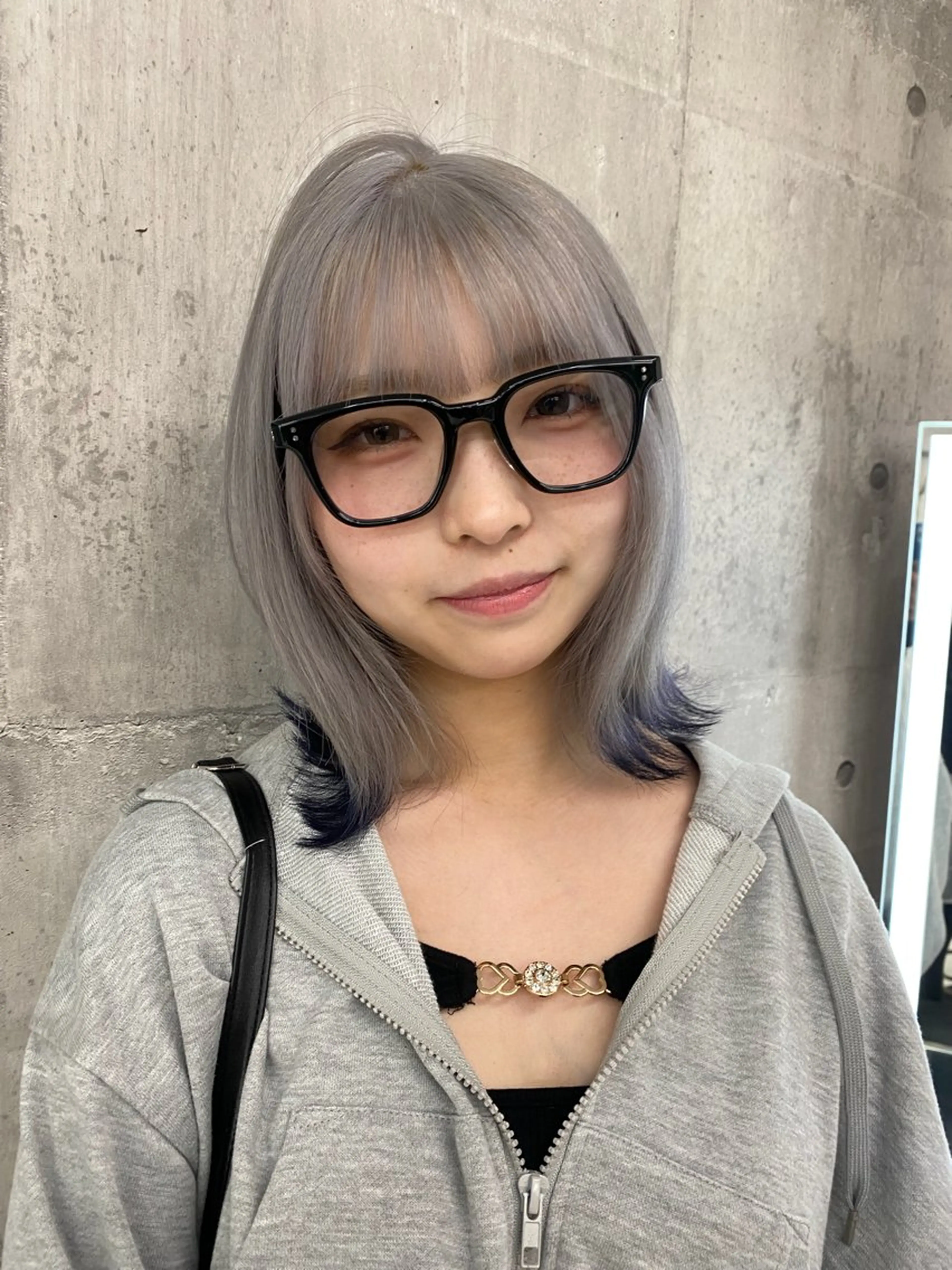 ミディアム カラー ヘアアレンジ メンズ ヘアカラー のん🎀ハイトーン/ レイヤーカット🐳のヘアスタイル