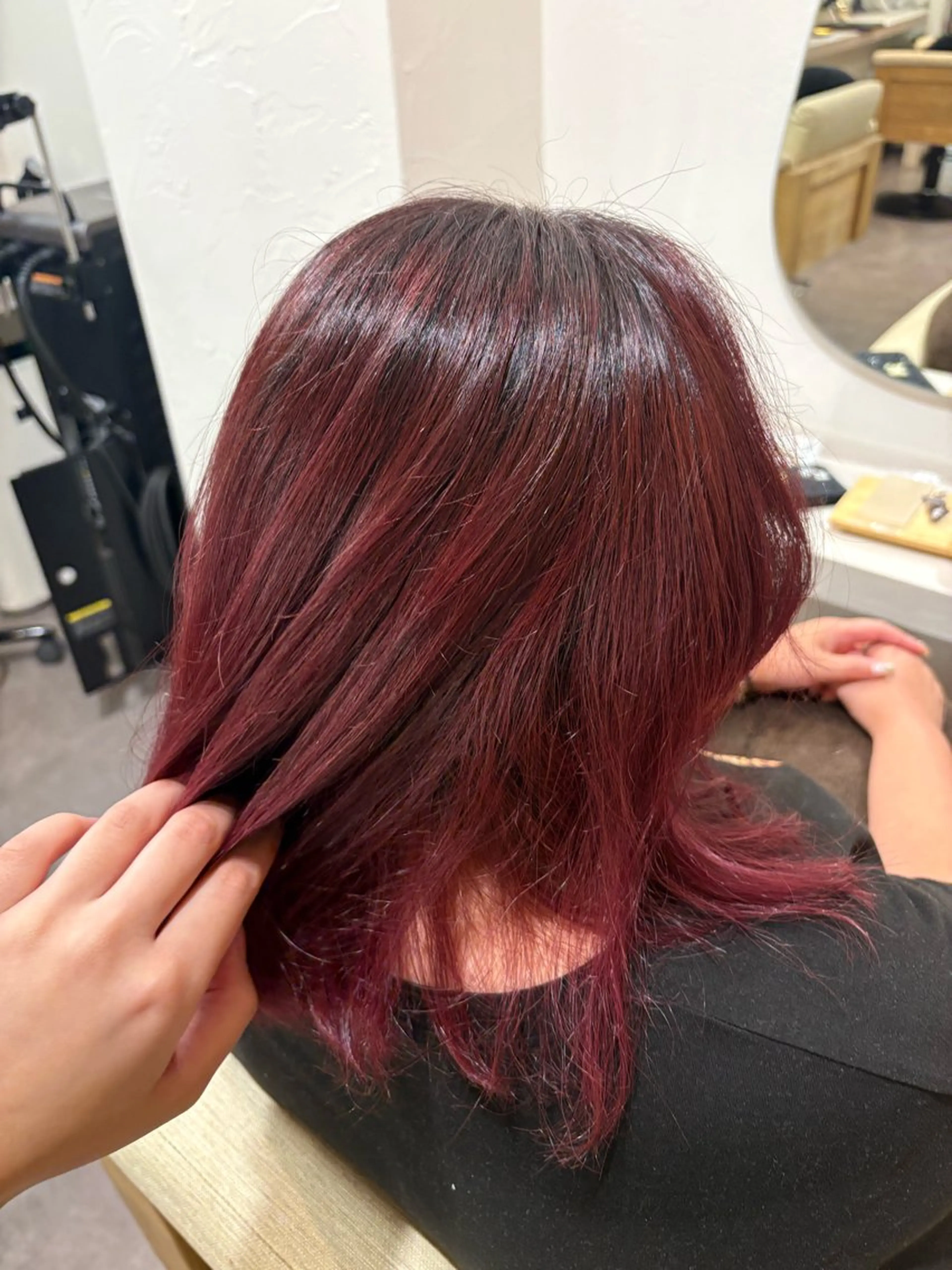 セミロング カラー グラデーションカラー ヘアカラー 柿添 莉央のヘアスタイル