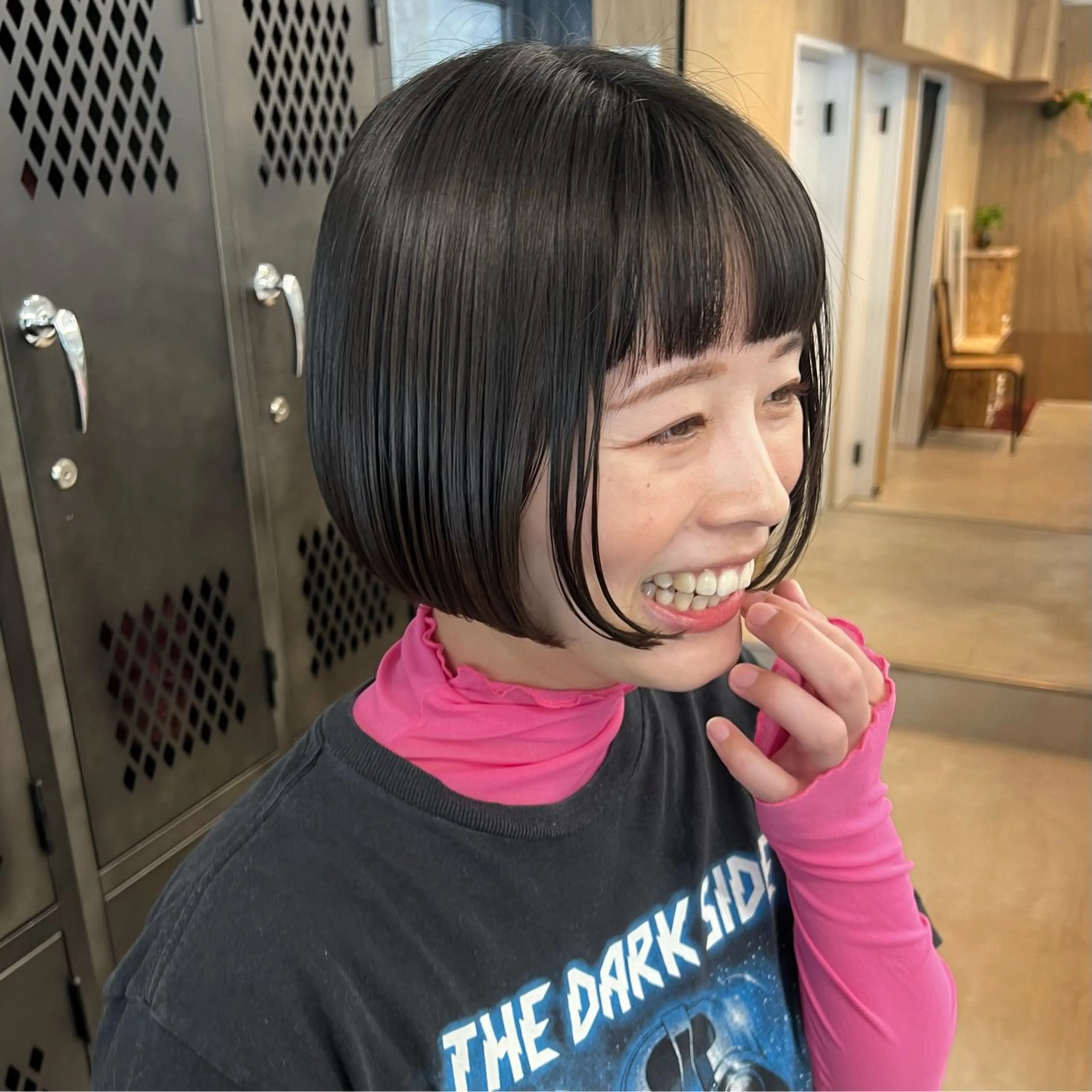 ショート カット INORI|艶カラ ー|フェイスレイヤーのヘアスタイル