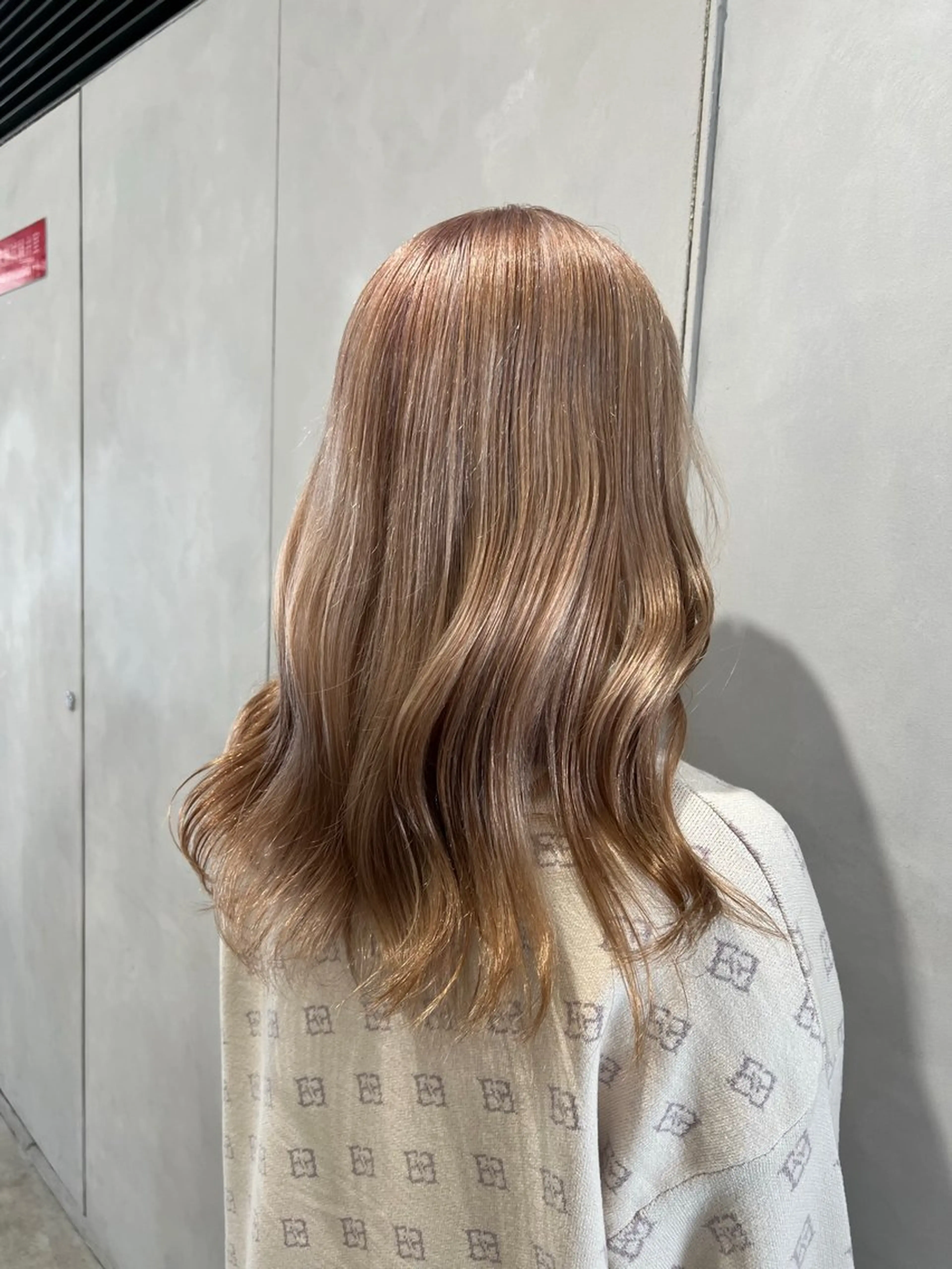 ロング カラー カラースペシャリスト ・齊藤 羽瑠輝のヘアスタイル