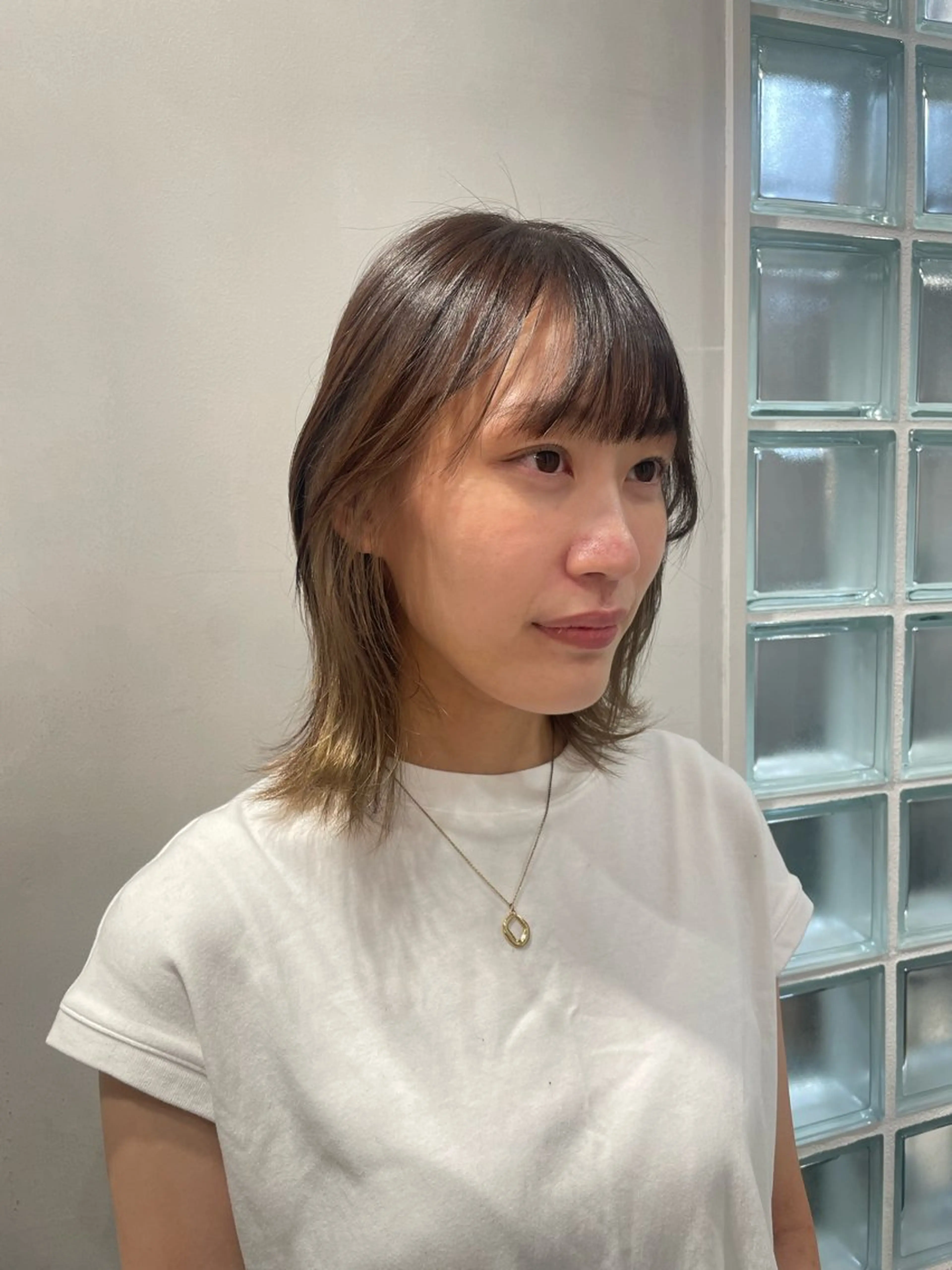 ミディアム カラー ベージュカラー ブリーチ グレージュ ピンクカラー ピンクベージュ 石川 優奈のヘアスタイル
