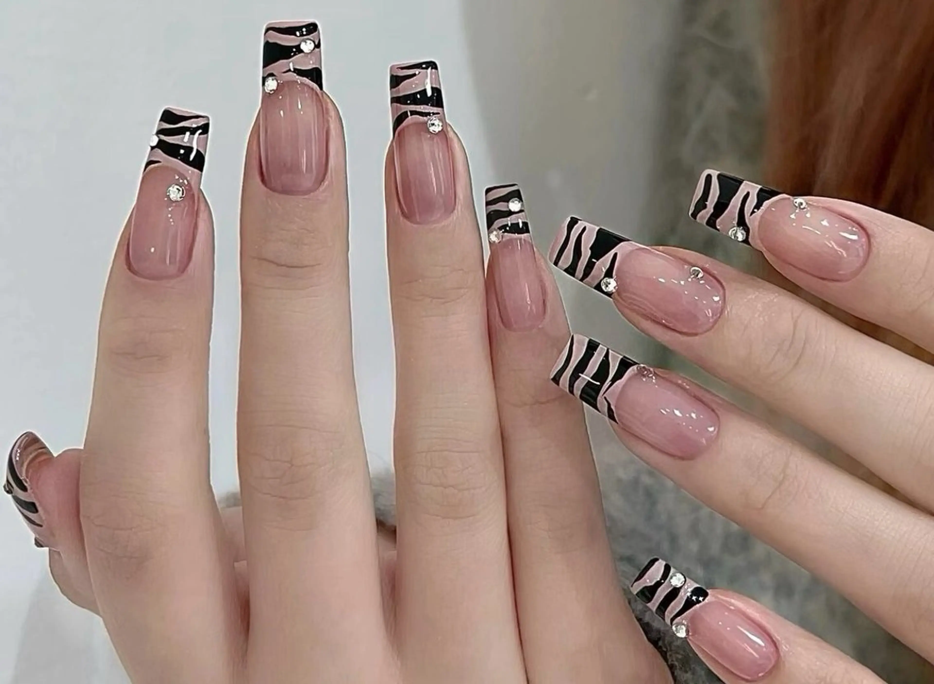 ネイル チークネイル フラワーネイル ガーリー 韓国ネイル マグネットネイル SunNail池袋駅 ワンホンネイルのネイルデザイン