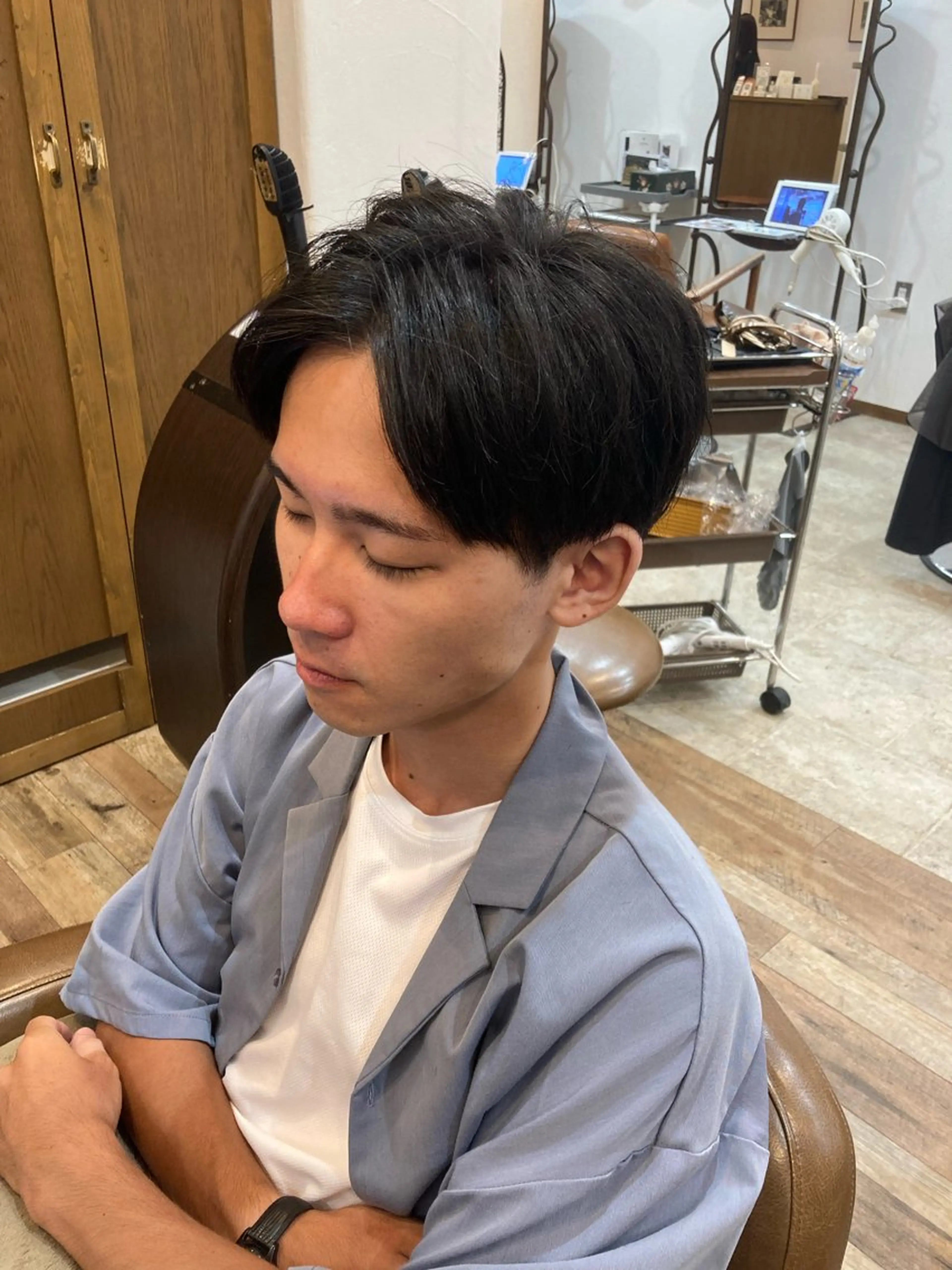 メンズ アイブロウ カット特化型 美容師/栗本のヘアスタイル