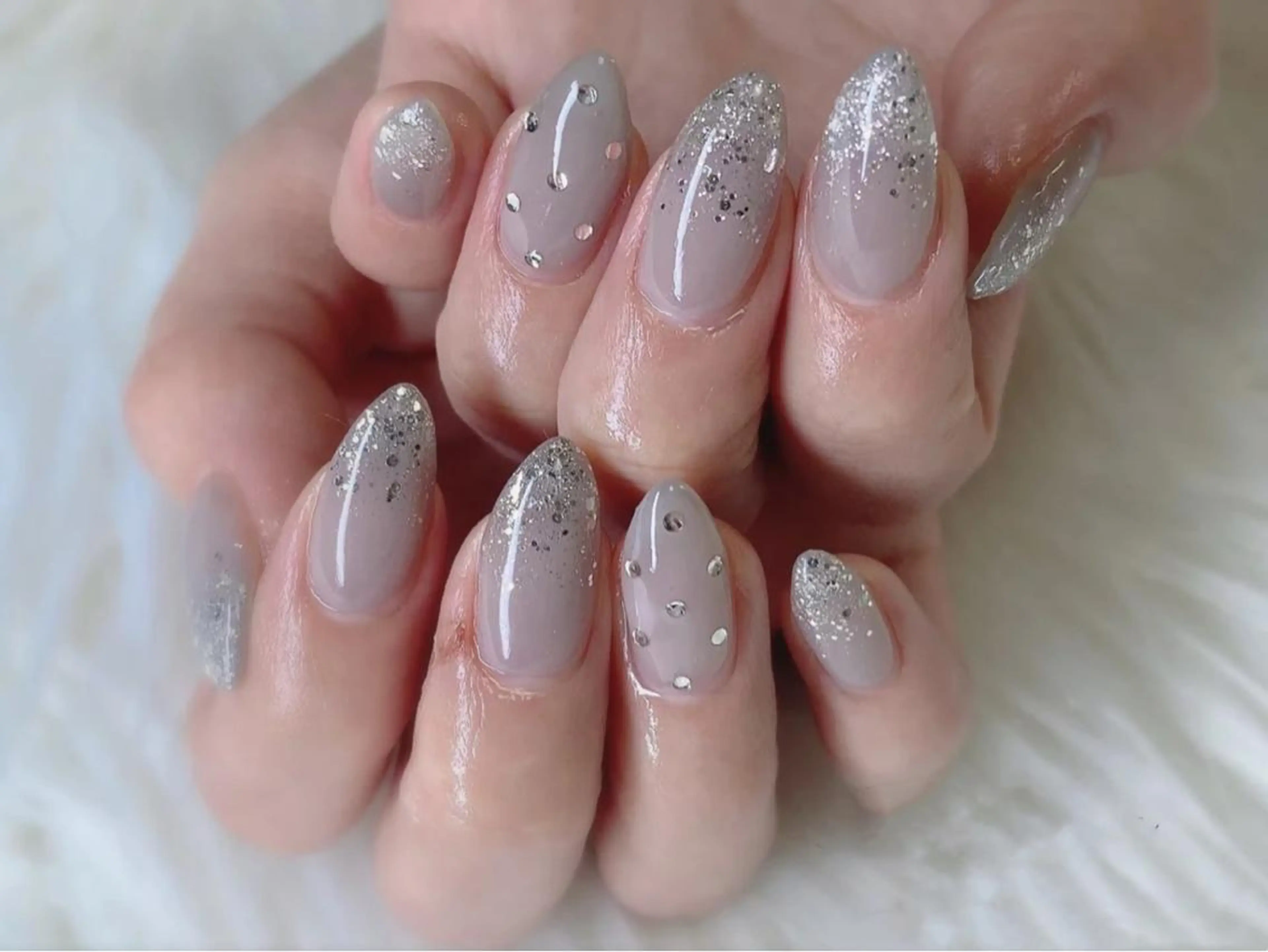 ロング カラー ネイル フットネイル ジェルネイル ラメ(グリッター) ラメグラデーション マグネットネイル ハンドネイル ネイルサロンAiri 長さ出し·シンプルのネイルデザイン