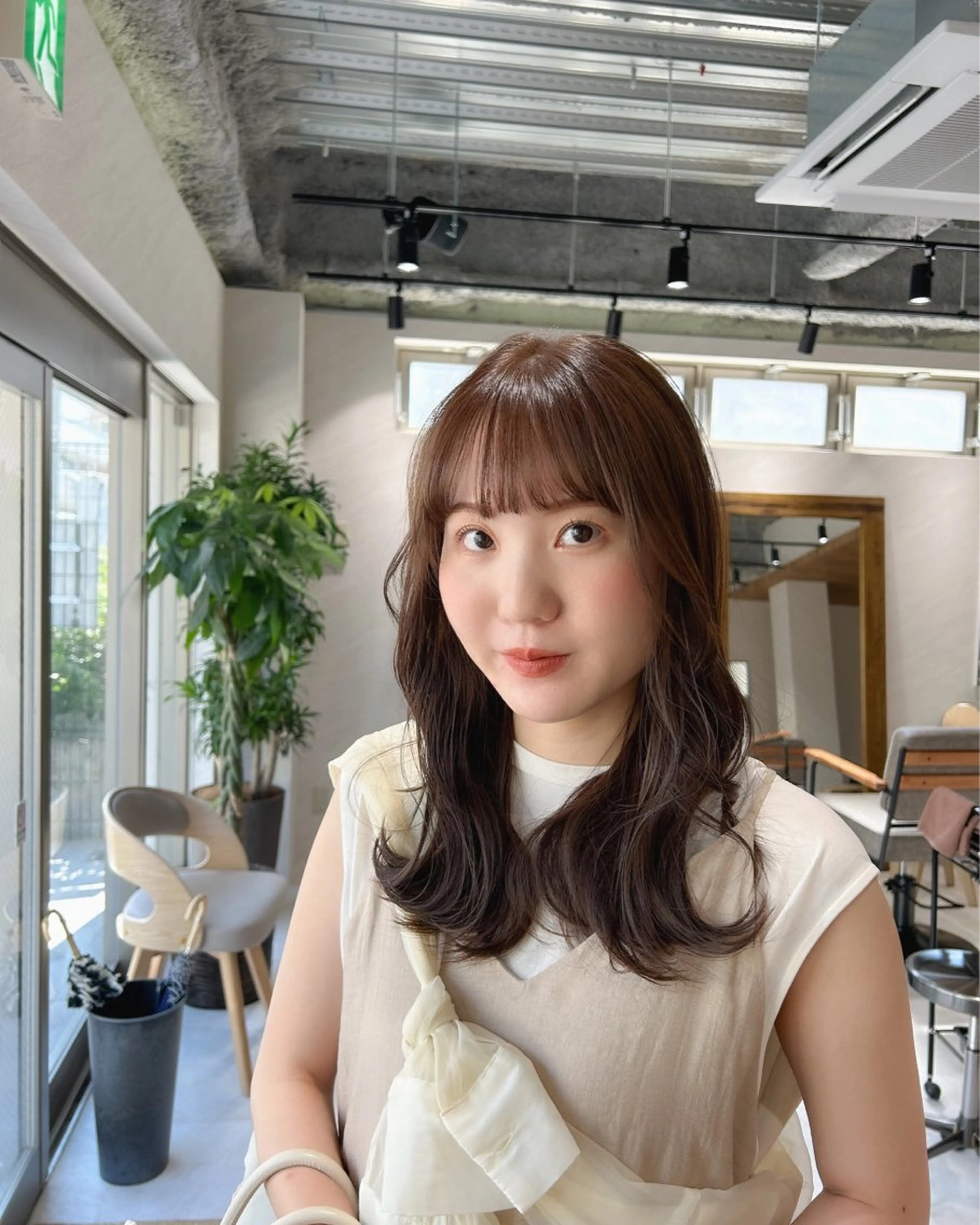 セミロング カラー ブラウンカラー チョコレートブラウン くびれヘア カット ヘアカラー トリートメント 🎀髪質改善・艶髪カ ラー🎀YUMEKAのヘアスタイル