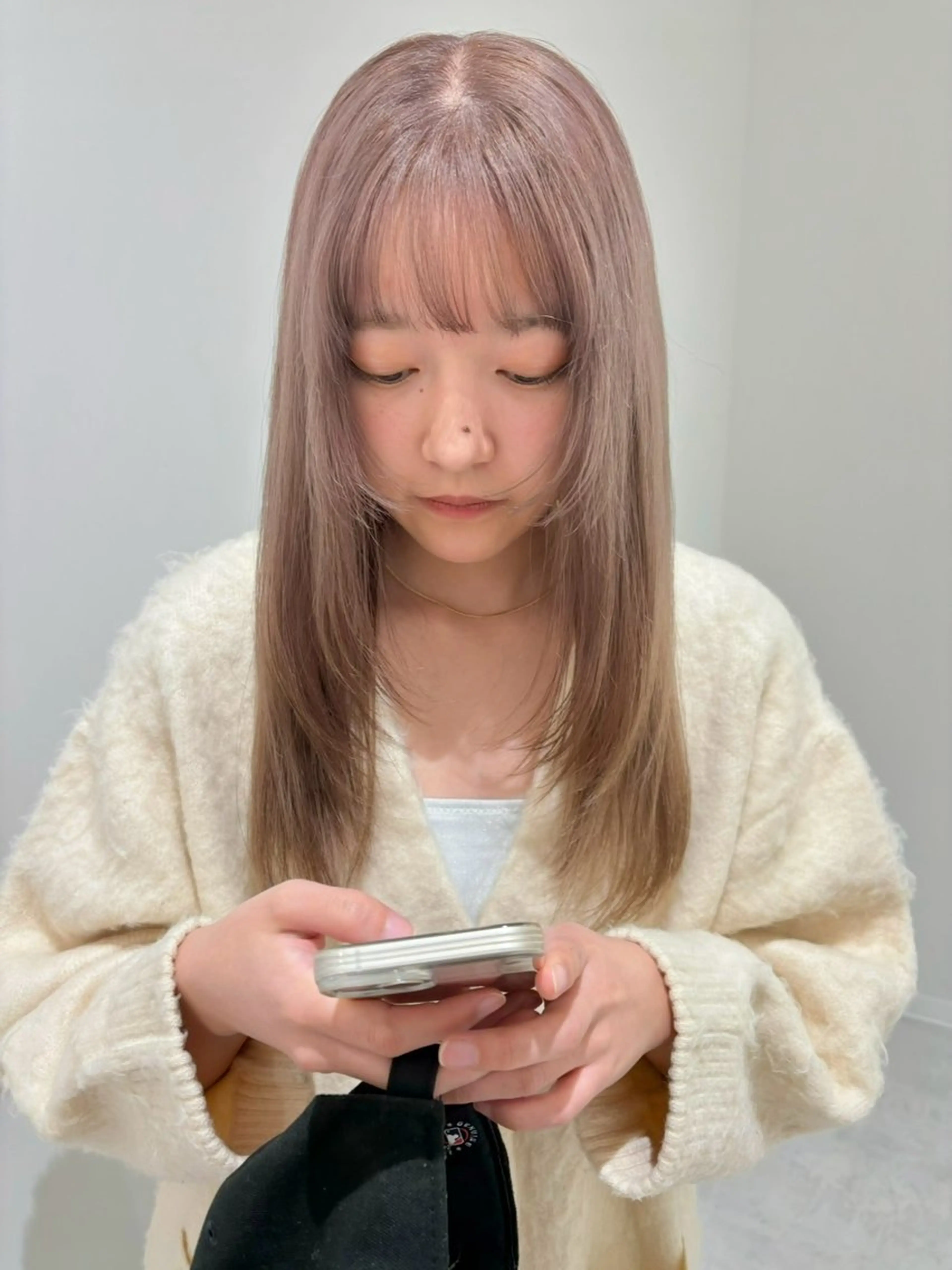 セミロング カラー バレイヤージュ ブリーチ ケアブリーチ ダブルカラー イヤリングカラー iena池袋所属・iena池袋 /ゆーこの眉毛・アイブロウイメージ