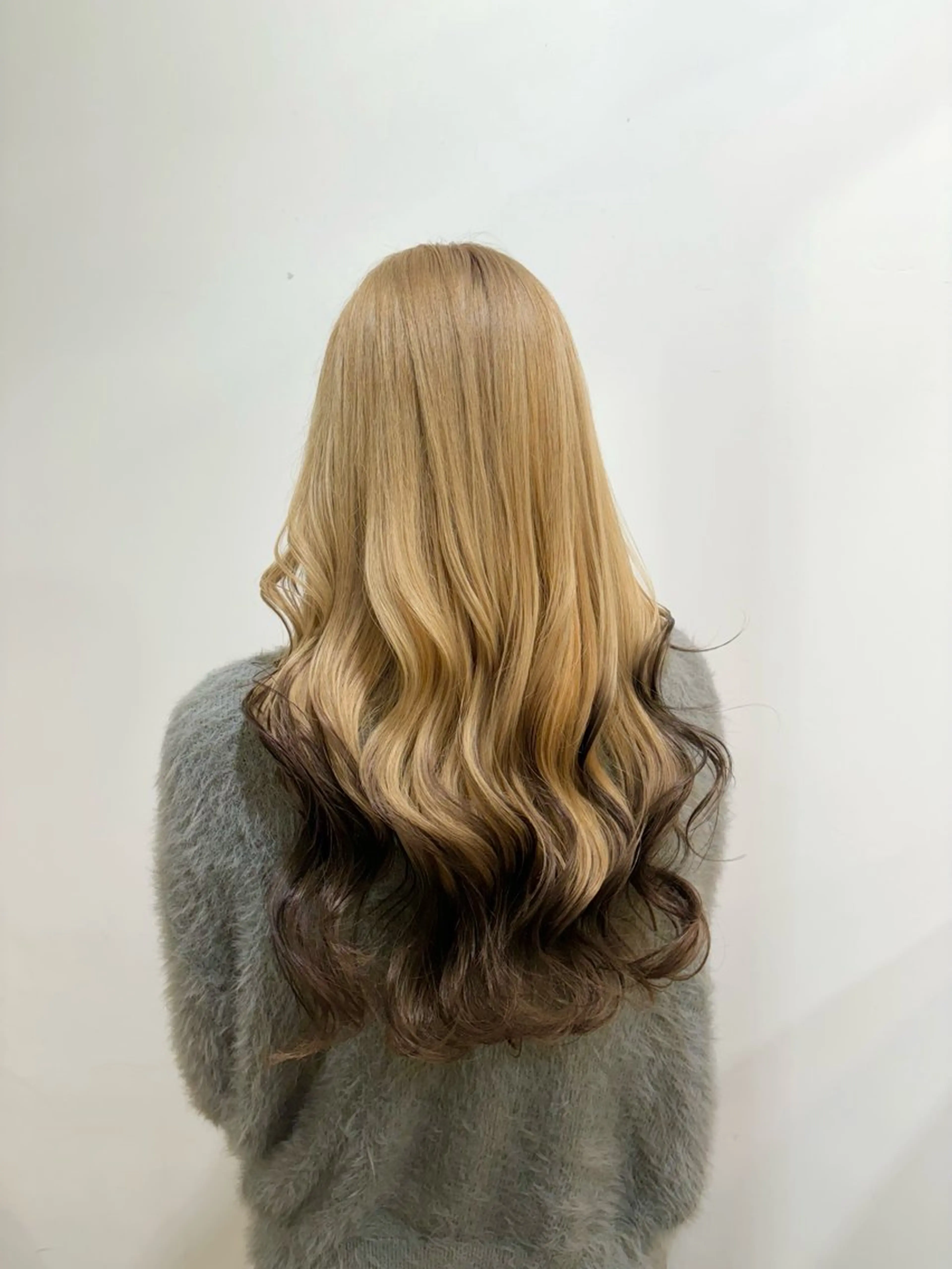ロング カラー ブリーチ グラデーションカラー ヘアカラー たなか もえなのヘアスタイル