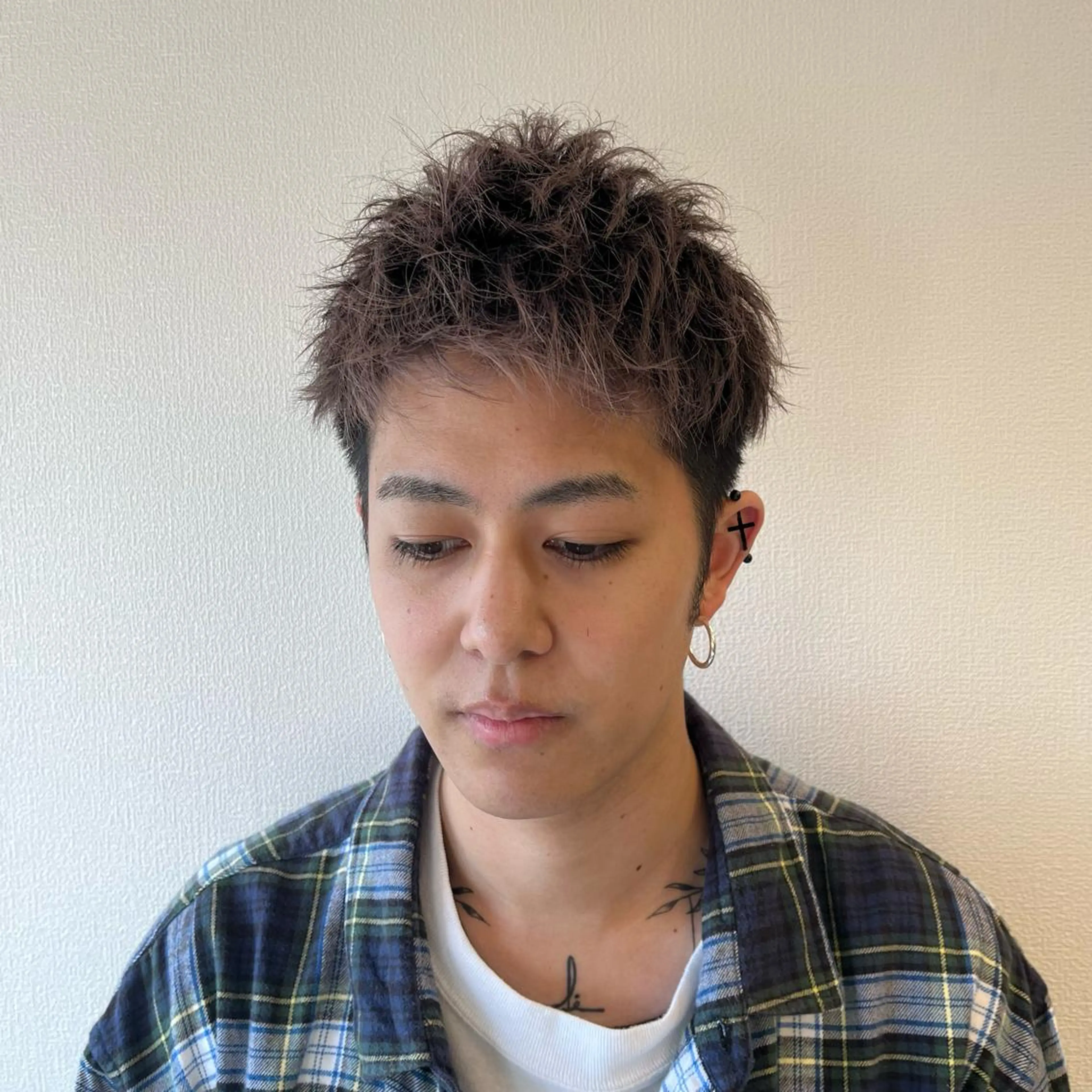 ショート カラー メンズ ラベンダーカラー シルバー カット ヘアカラー メンズ特化美容師/ 藤戸 椋のヘアスタイル