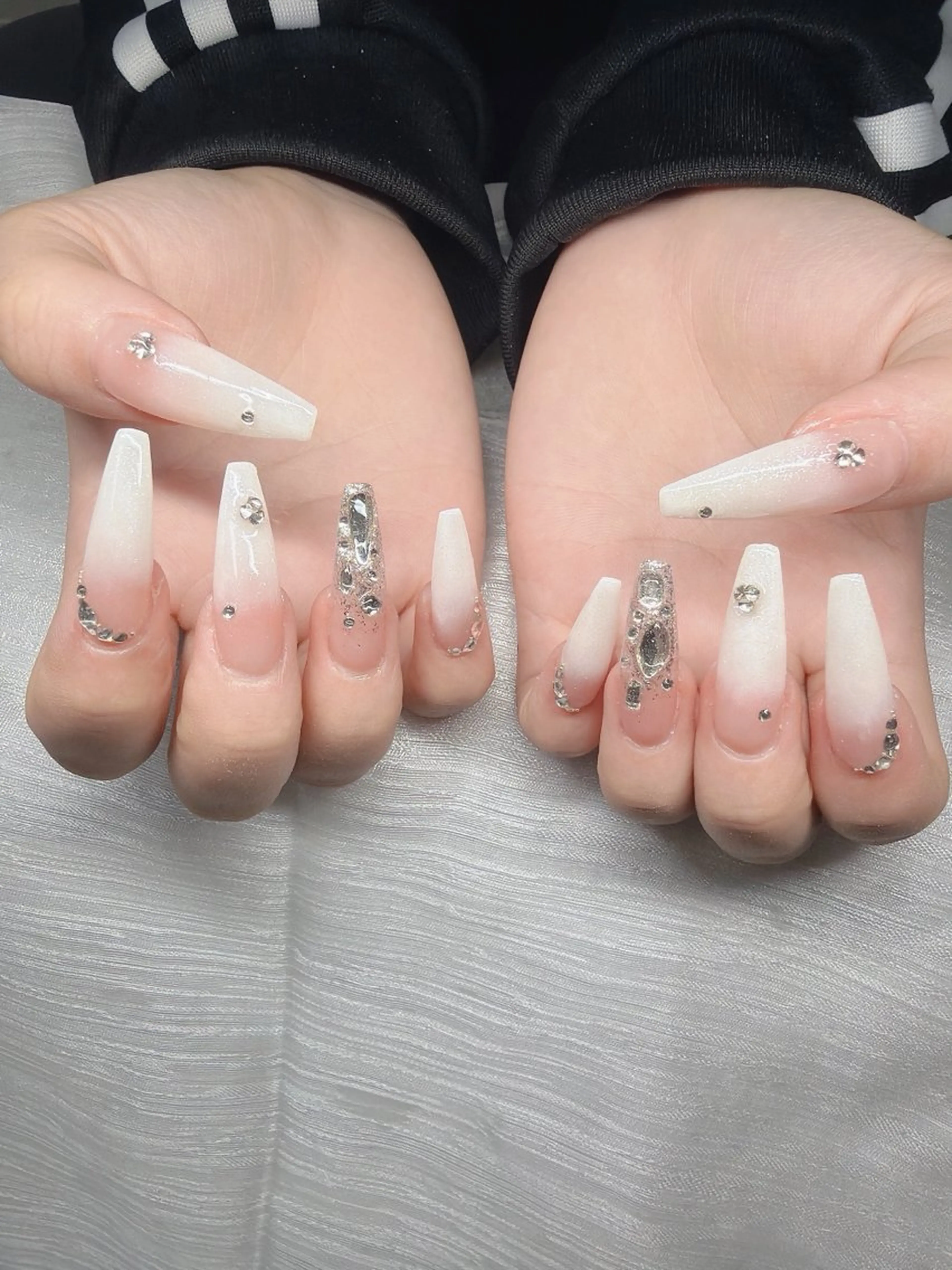 ネイル ハンドネイル Lee Nailsのネイルデザイン