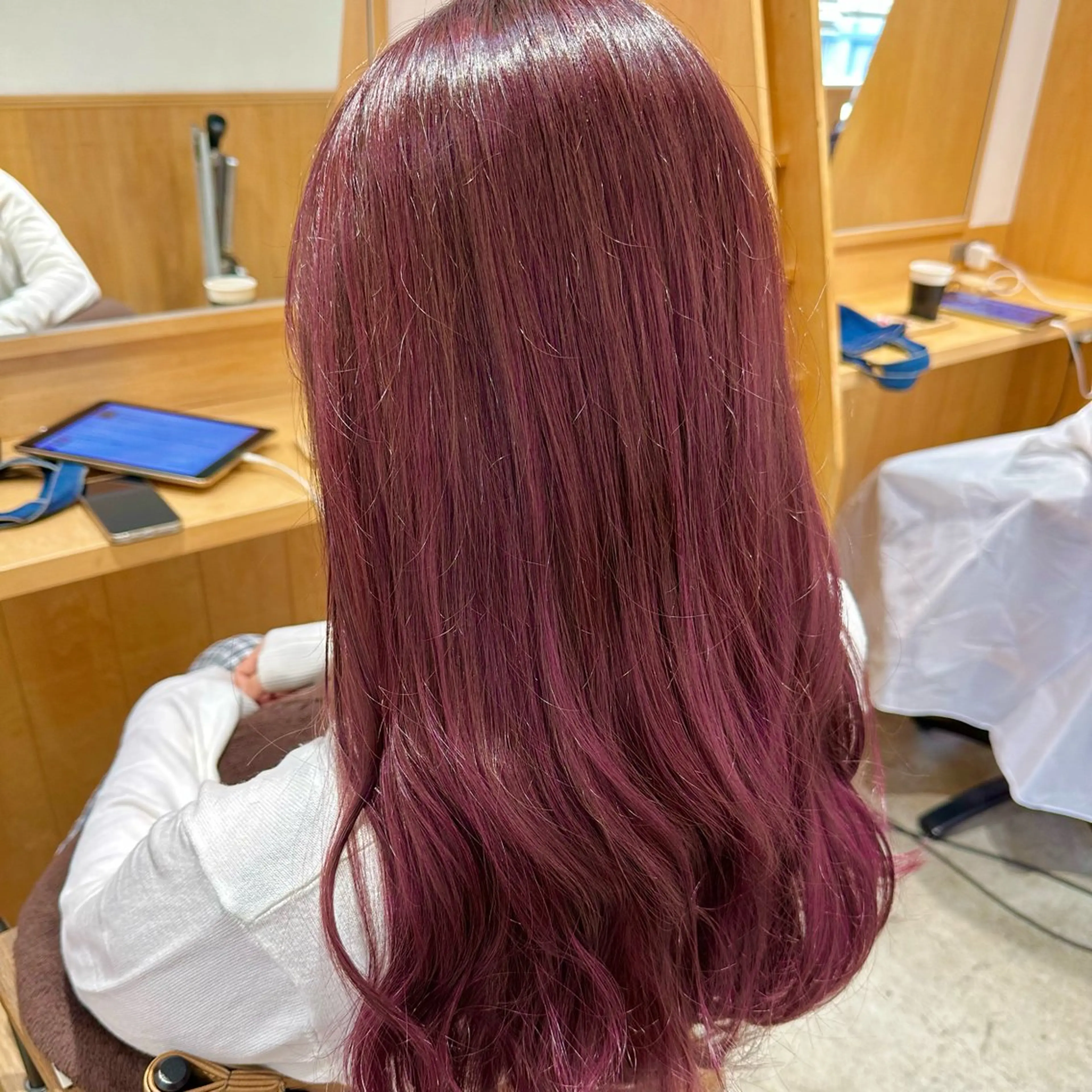 ロング ヘアカラー 🌈神バズり 100%色🌈のヘアスタイル