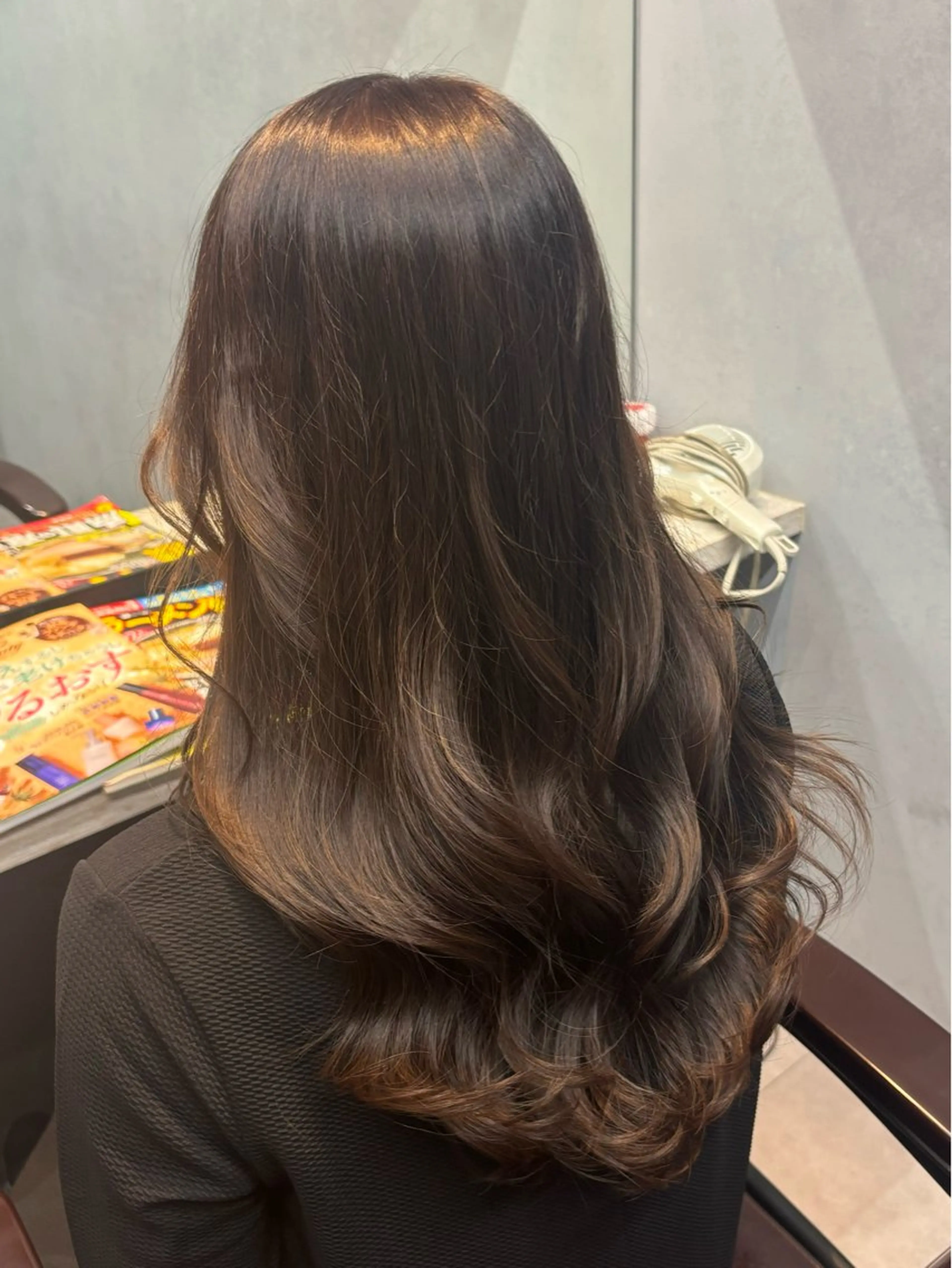 ロング カラー アッシュ ラベンダーカラー ラベンダーアッシュ レイヤーカット カット ヘアカラー トリートメント Elena池袋店所属・💎透明感カラー Sarina💎のヘアスタイル