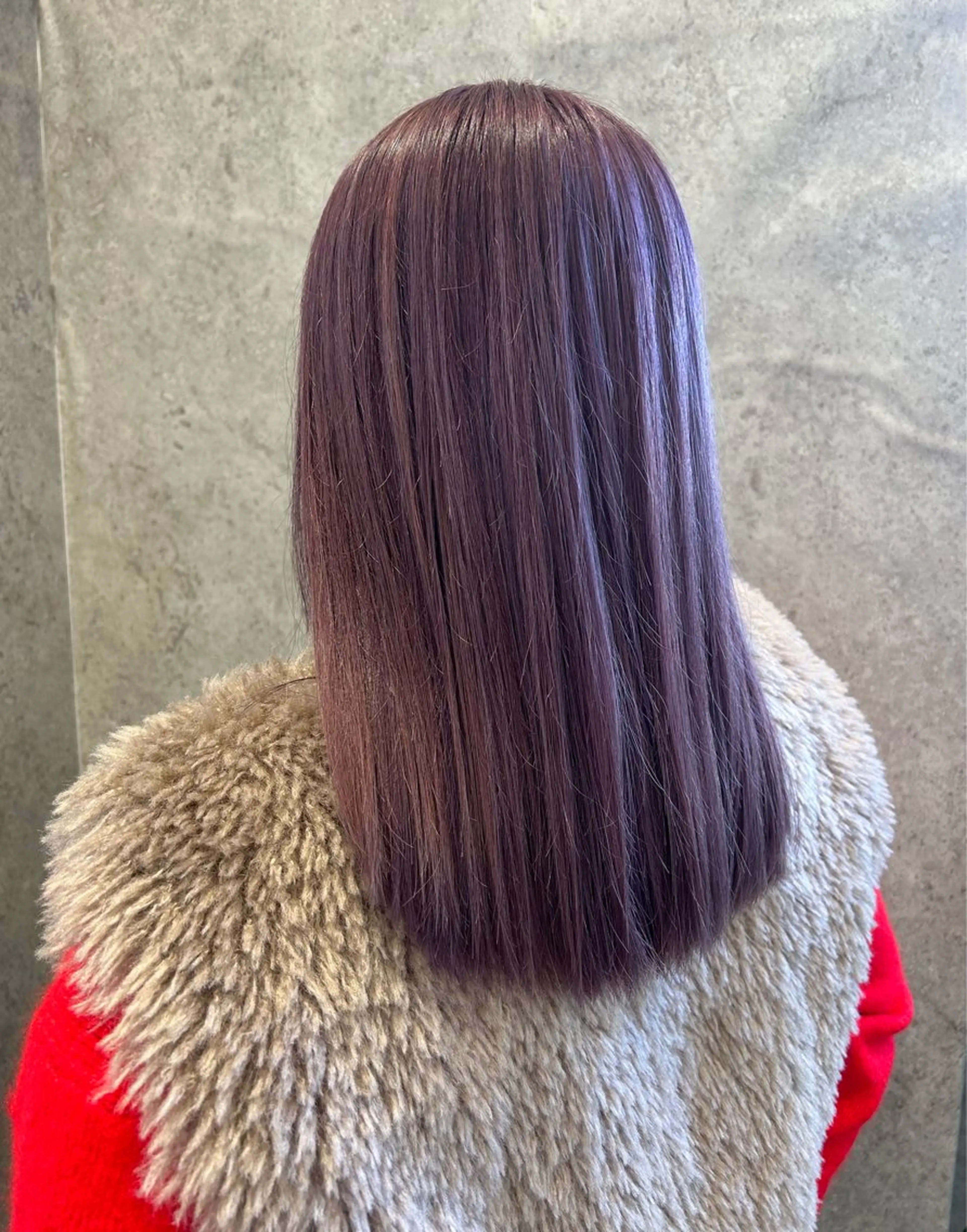 セミロング 六川 佳奈のヘアスタイル