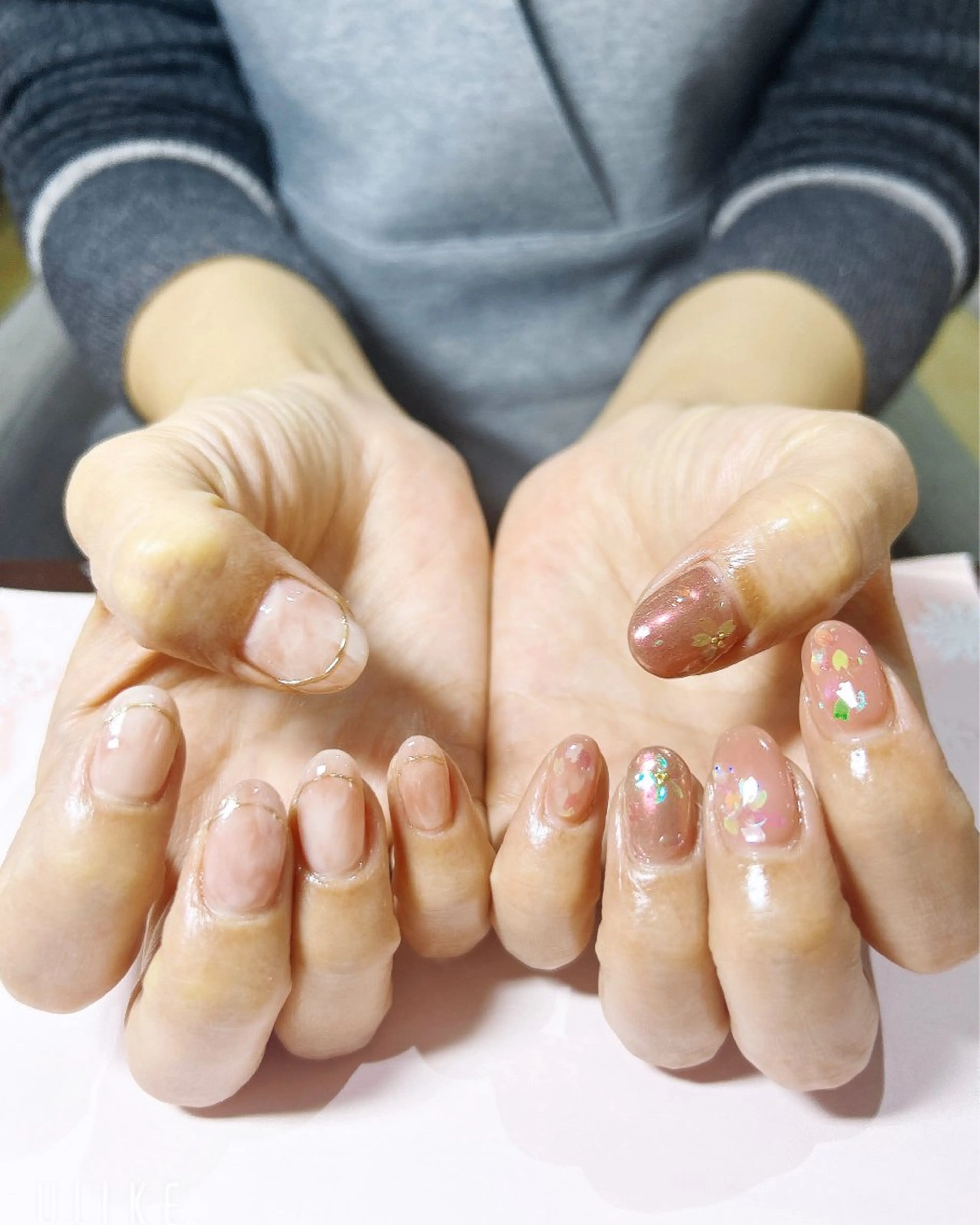 ネイル ニュアンスネイル ハンドネイル 吉野✨ ネイルデザイナー✨のネイルデザイン