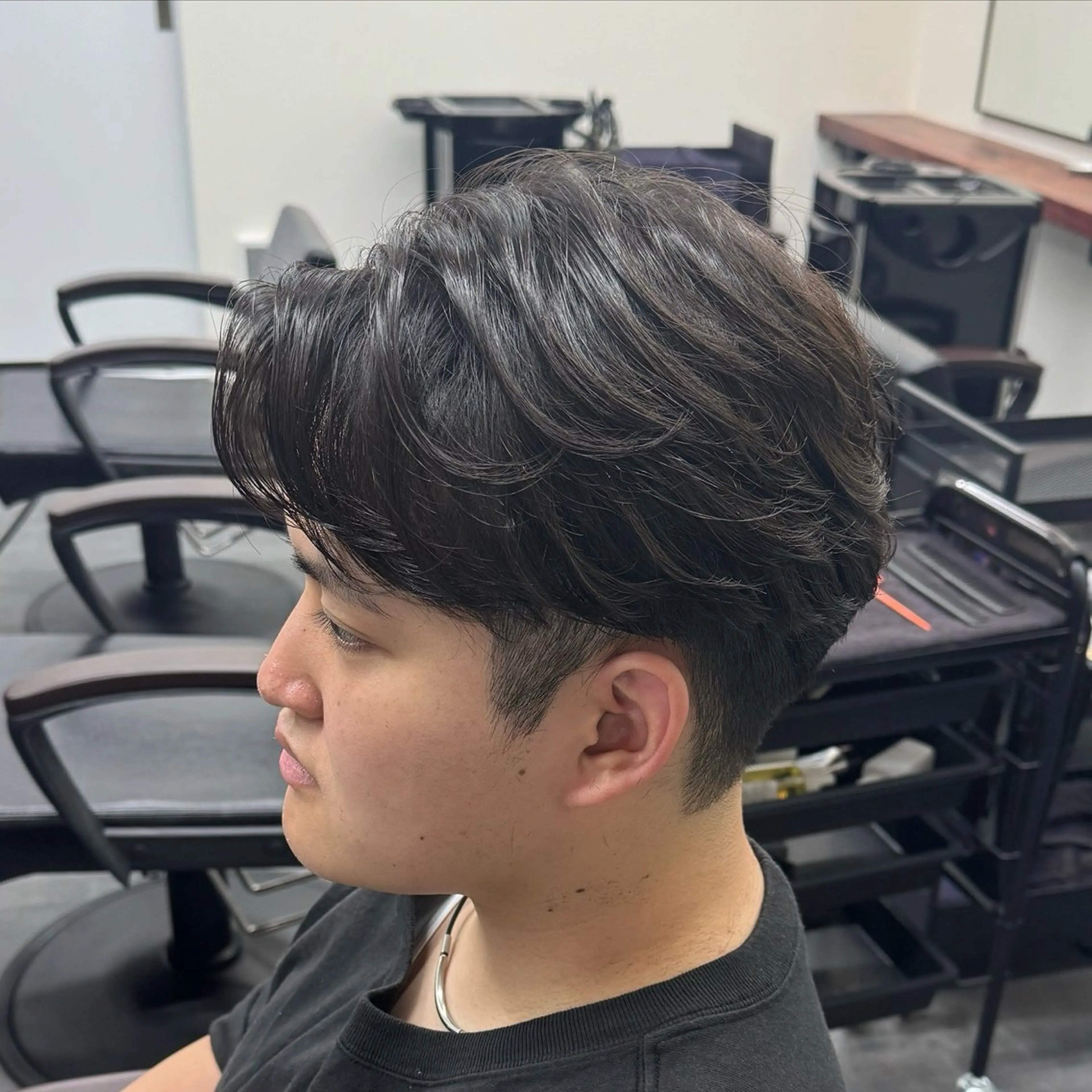 メンズ センターパート 柏メンズカットパーマ NO.1タイチのヘアスタイル