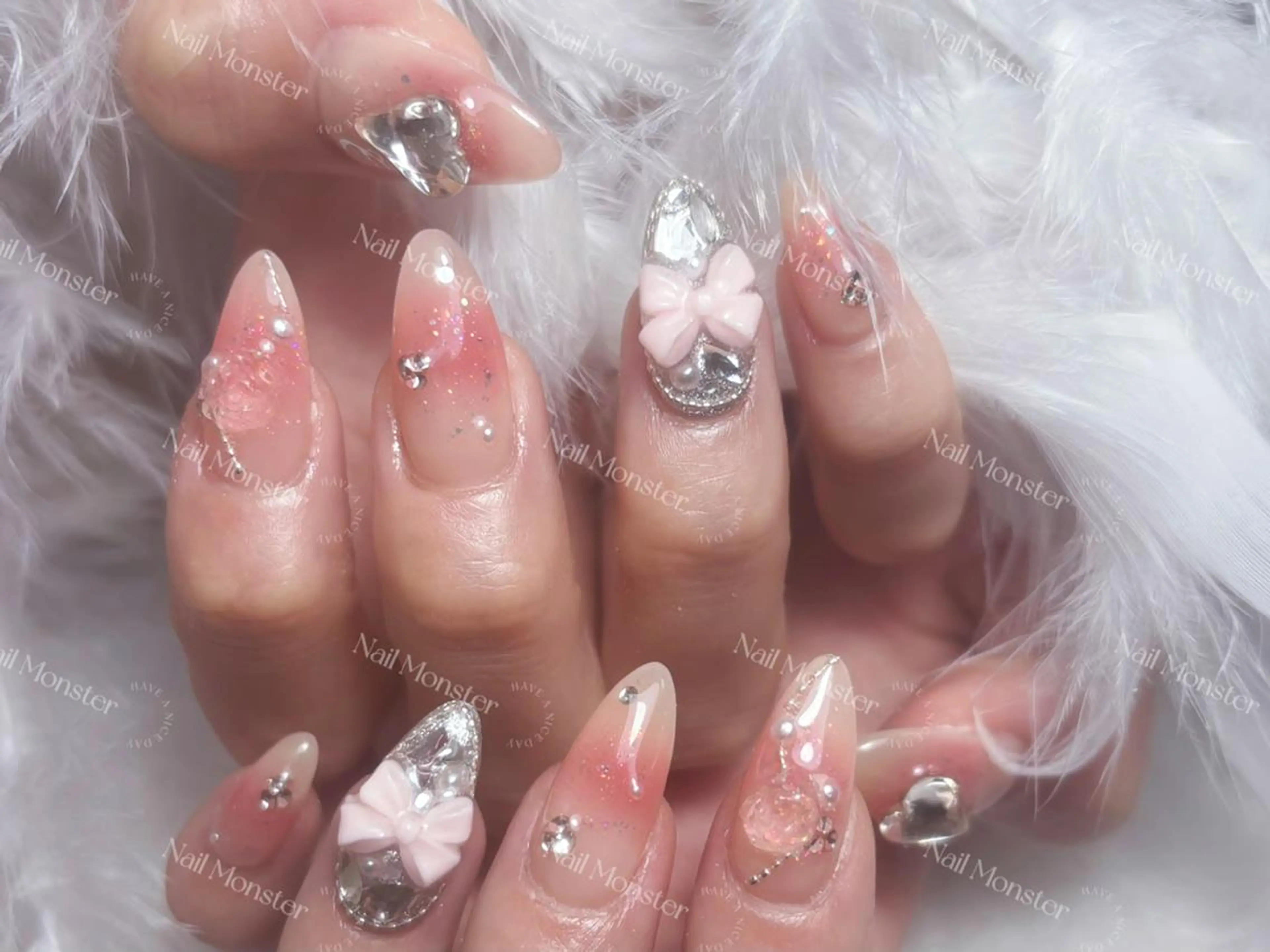 ネイル アートネイル オーロラネイル ガーリー キラキラネイル 韓国ネイル Nail Monsterのネイルデザイン