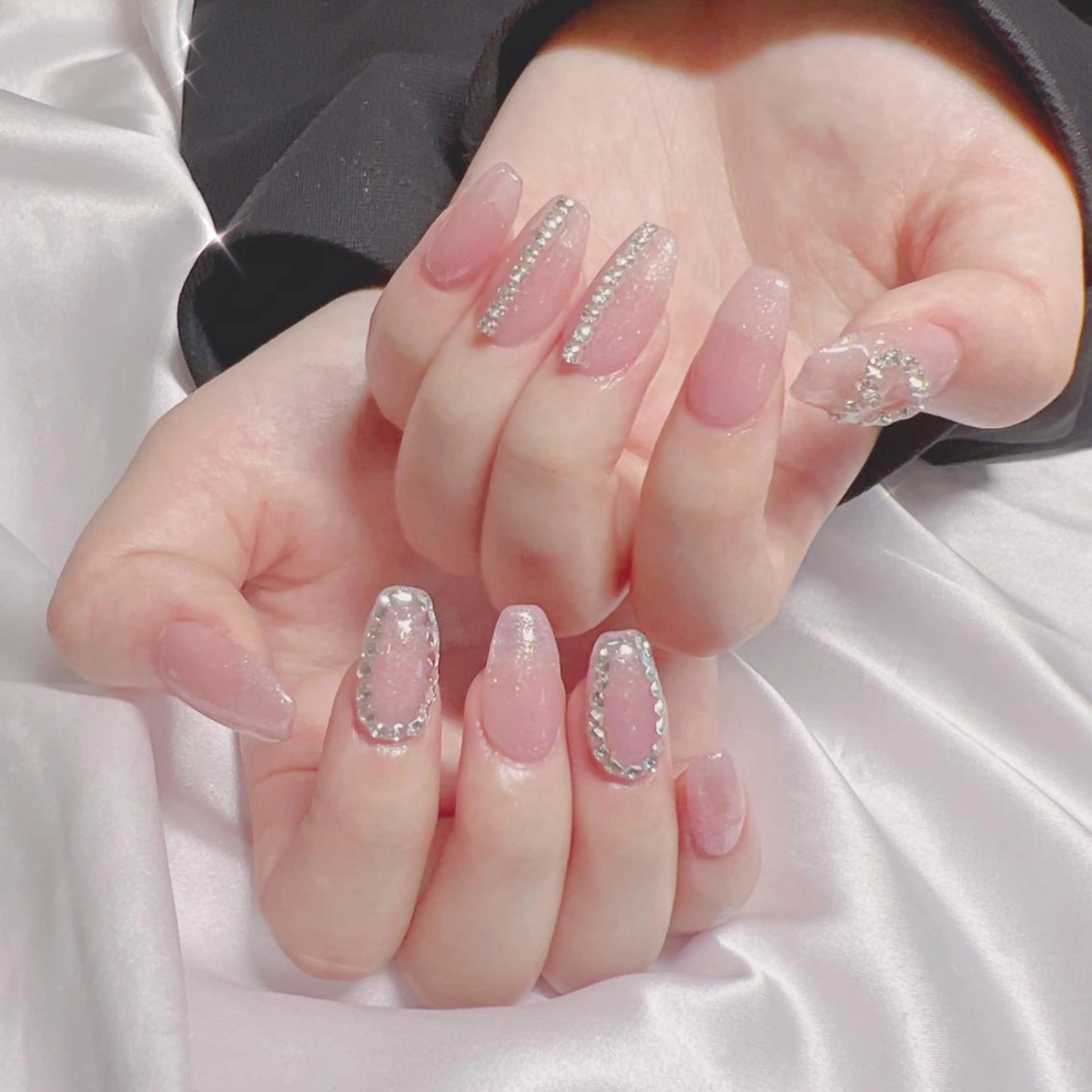 ネイル オーロラネイル フットネイル フレンチネイル ジェルネイル 韓国ネイル ハンドネイル ハンドケア 【ENサロン】 Rei🎀Nailのネイルデザイン