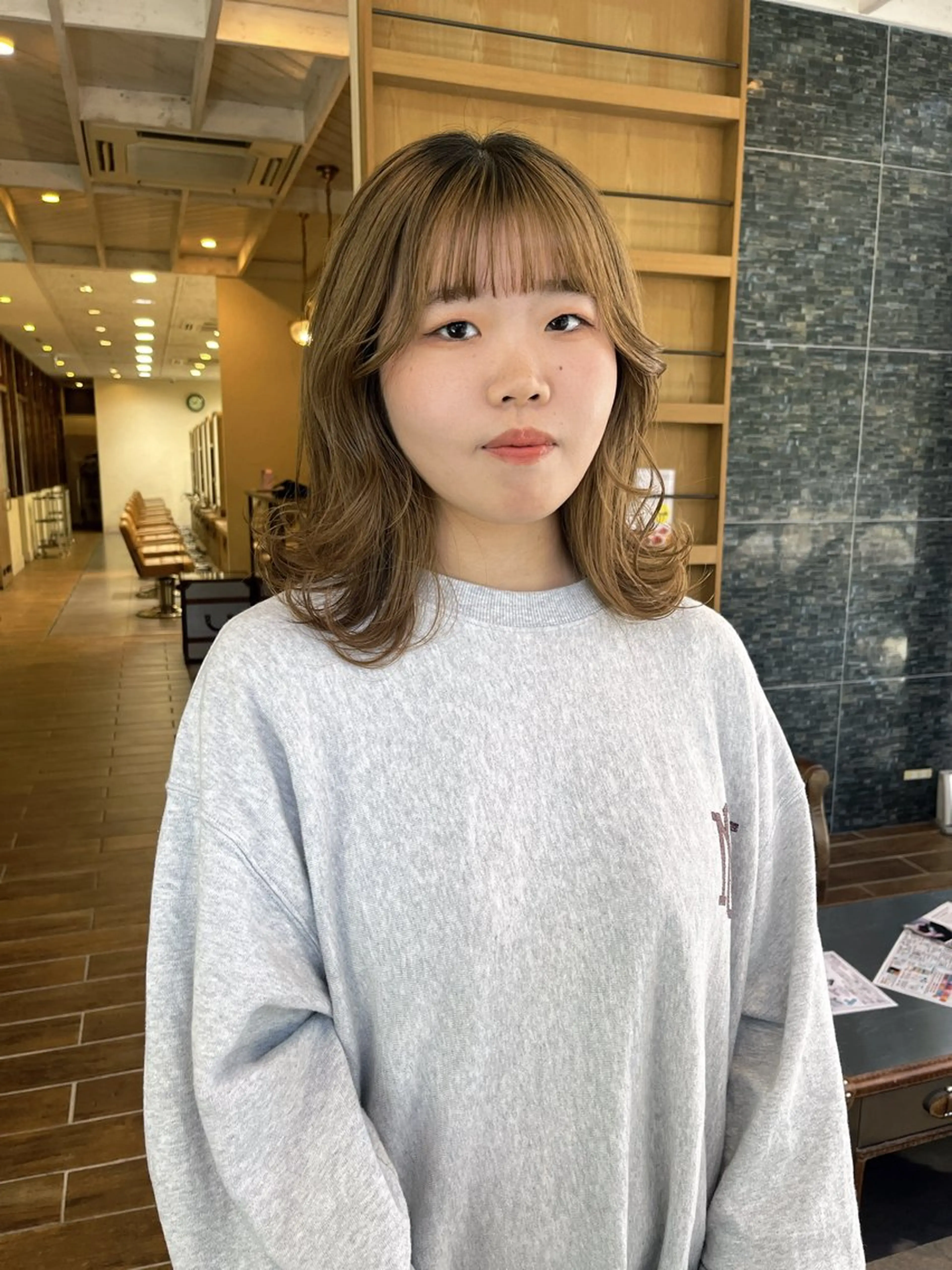 ミディアム 松野 心音のヘアスタイル