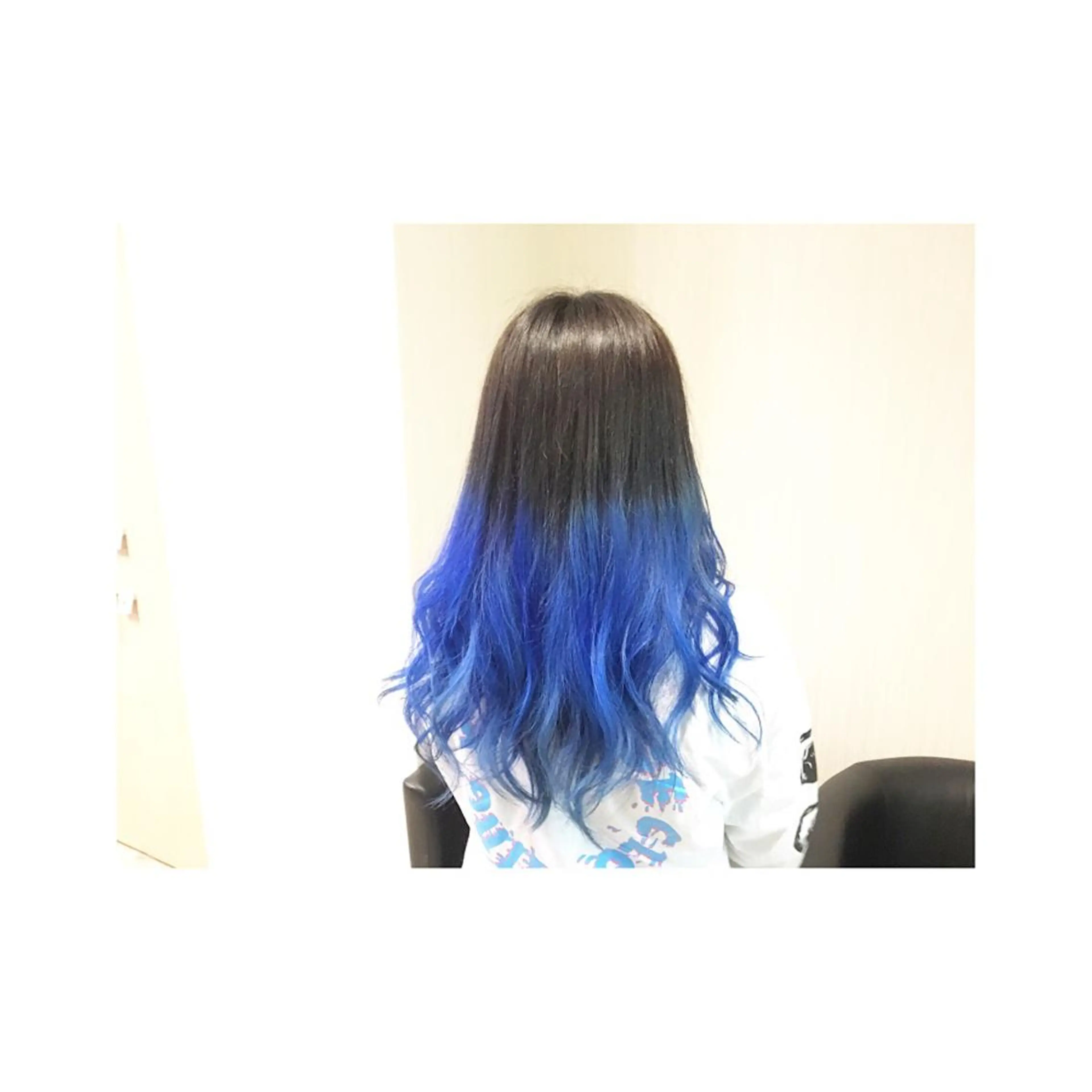 ロング カラー ブルーカラー グラデーションカラー ヘアカラー トリートメント 💓シールエクステ for...のヘアスタイル