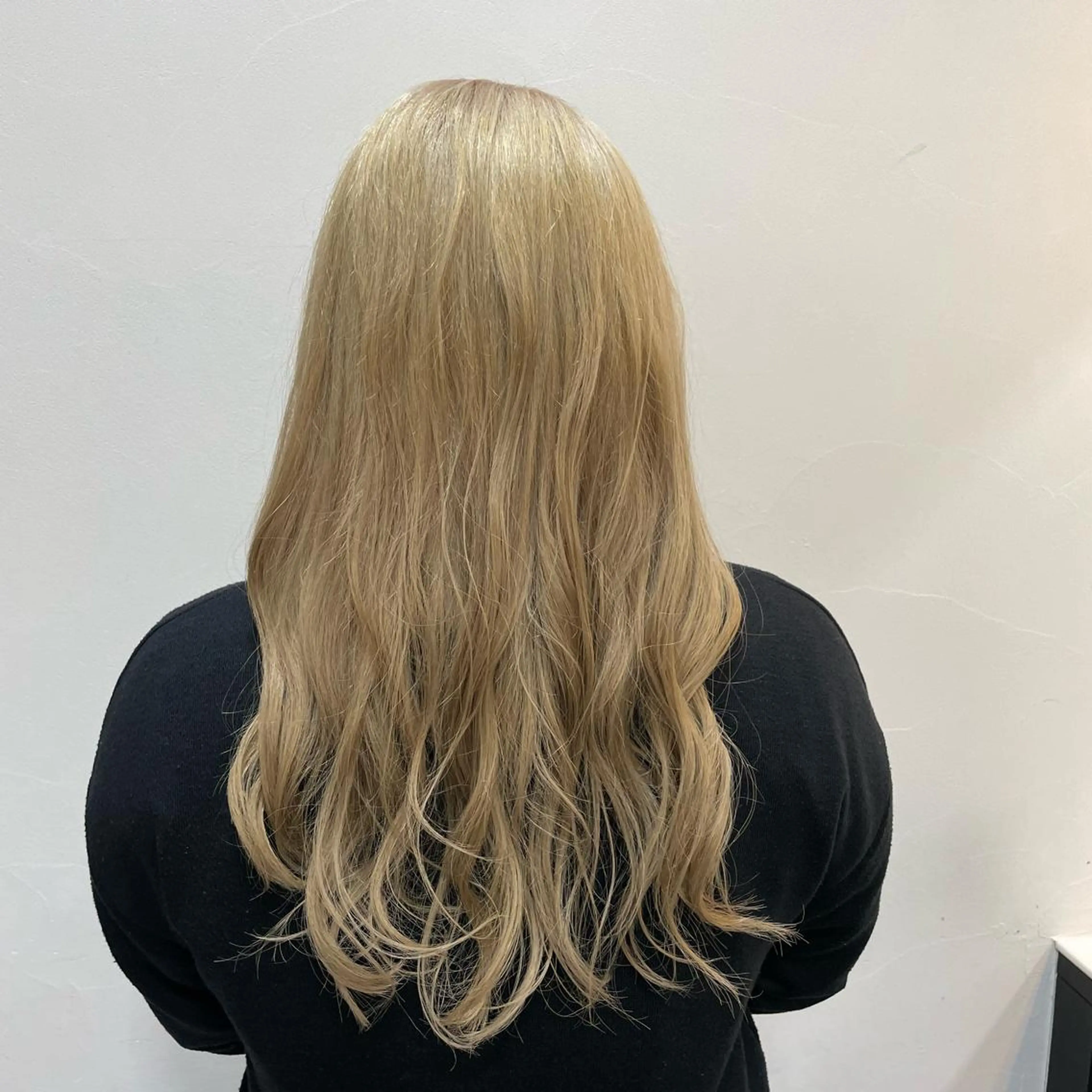 ロング カラー ブリーチ ブロンド ホワイトブロンド ヘアカラー トリートメント ヘアセット 🌼杉田 胡桃🌼のヘアスタイル