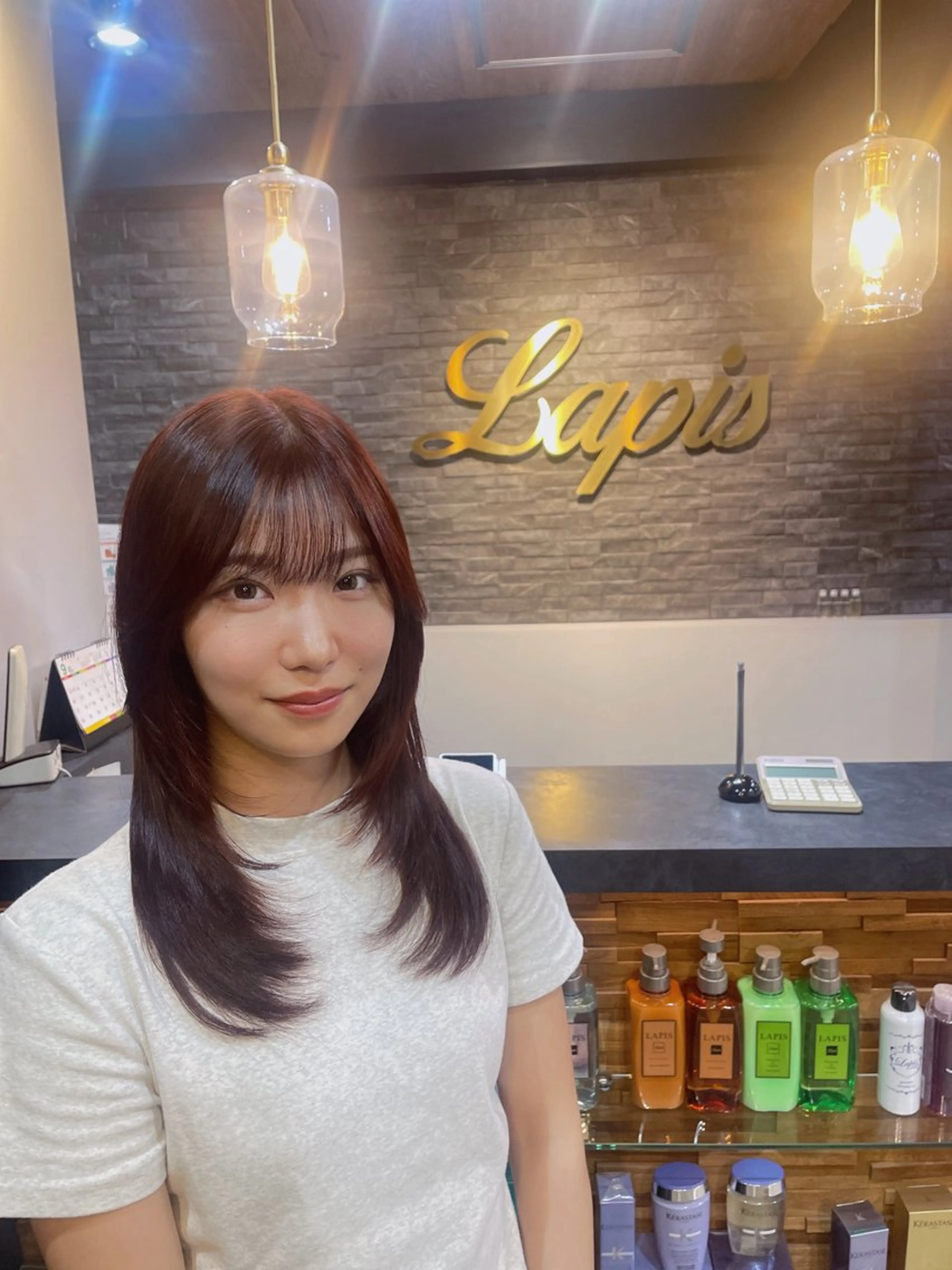 セミロング カラー レッドカラー lapis  Rie シールエクハイトーンのヘアスタイル